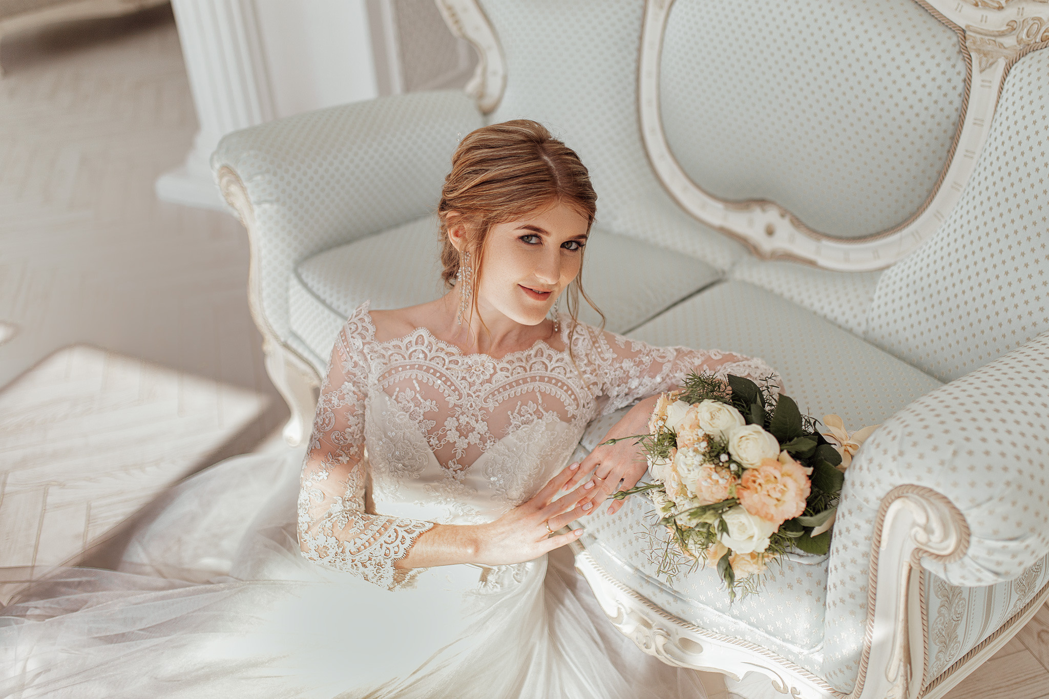 Свадебная фотосессия Дарии и Вадима — фотостудия и прогулка. Семейный и свадебный фотограф в Донецке Елена Гордеева