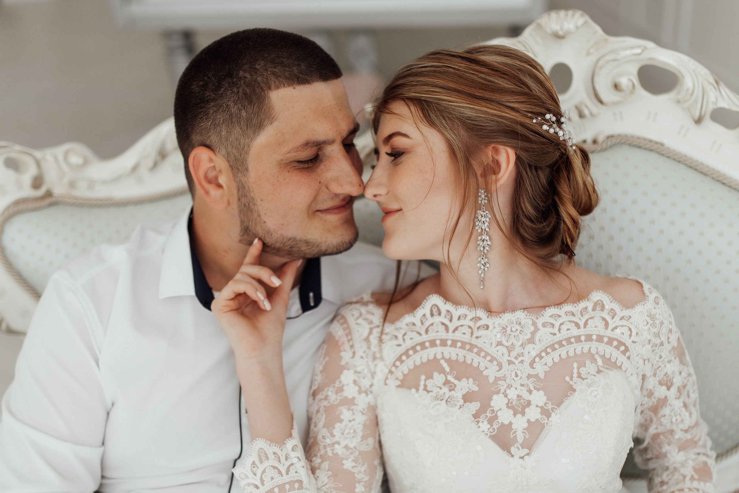 Свадебная фотосессия Дарии и Вадима — фотостудия и прогулка. Семейный и свадебный фотограф в Донецке Елена Гордеева