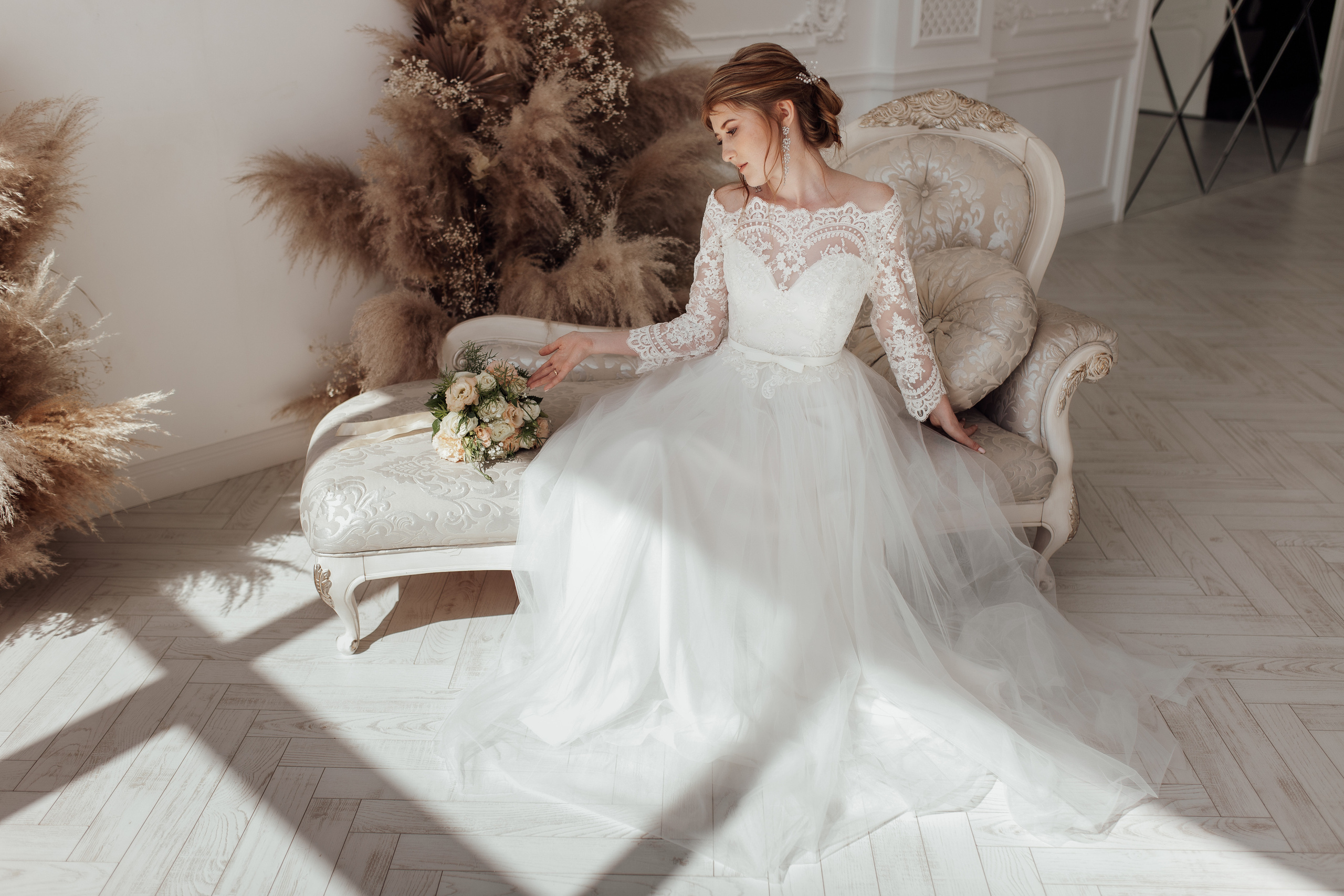 Свадебная фотосессия Дарии и Вадима — фотостудия и прогулка. Семейный и свадебный фотограф в Донецке Елена Гордеева