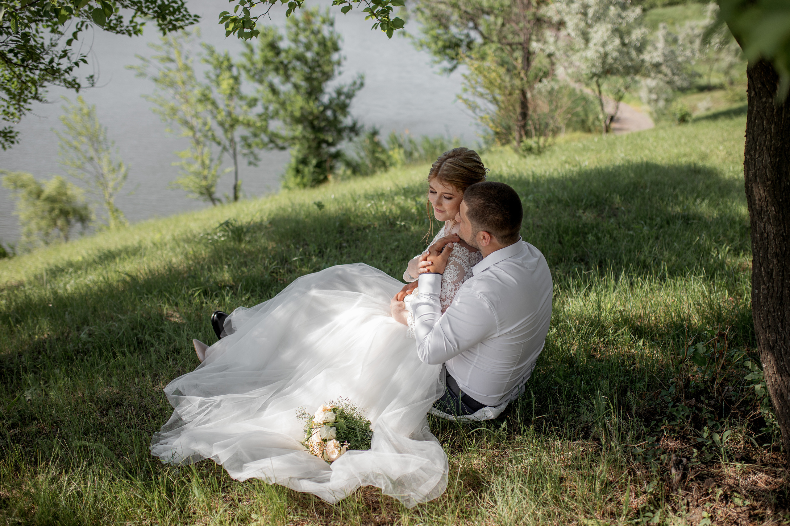 Свадебная фотосессия Дарии и Вадима — фотостудия и прогулка. Семейный и свадебный фотограф в Донецке Елена Гордеева