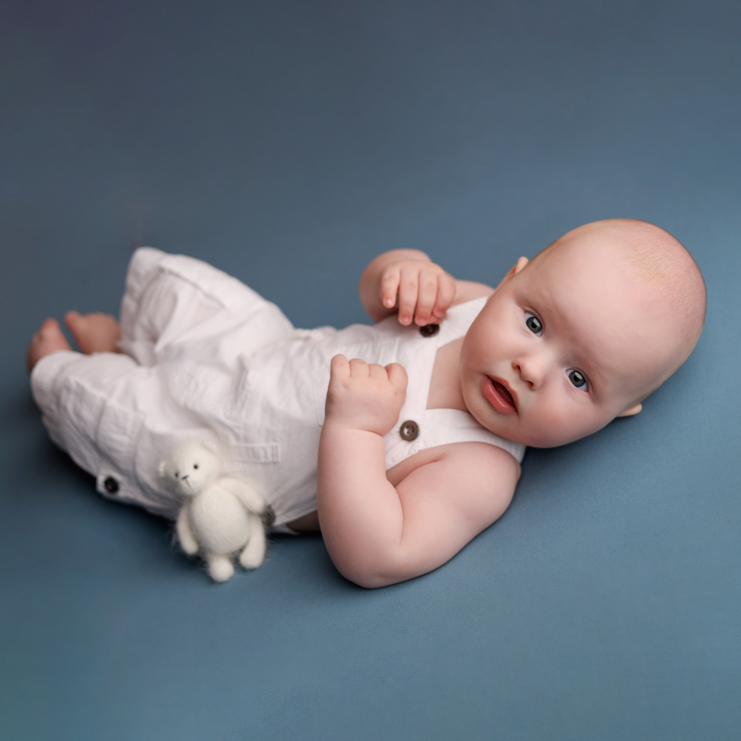 Костюмы для мальчиков 6 месяцев. Фотограф новорожденных Москва. Ньюборн фотограф Москва