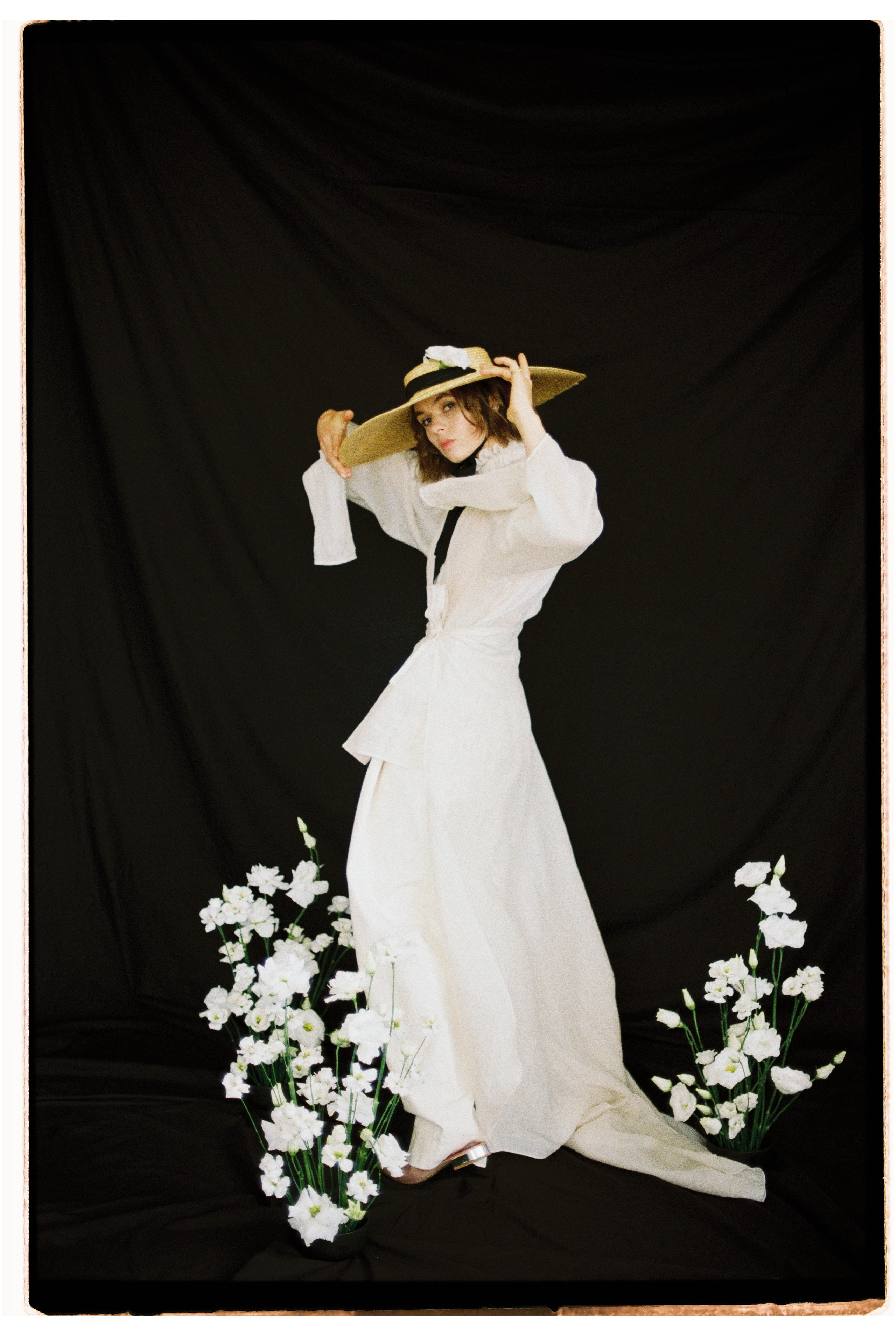 Анастасия и цветы. Свадебный и фэшн фотограф в Москве и Санкт-Петербурге