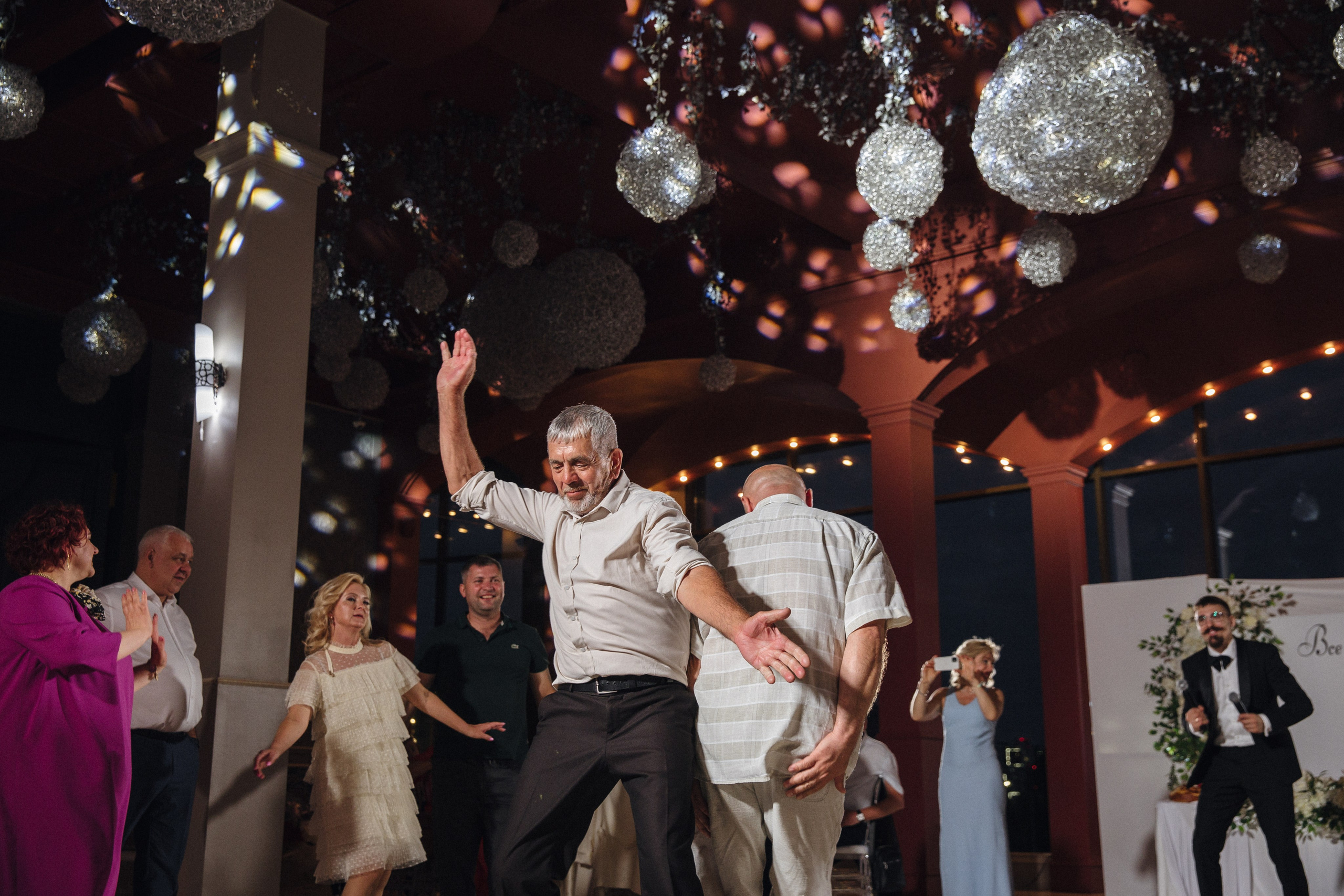 Банкет (Ксения & Никита). Свадебные фотографы в г. Сургут Маркова Наталья и Замахина Елена