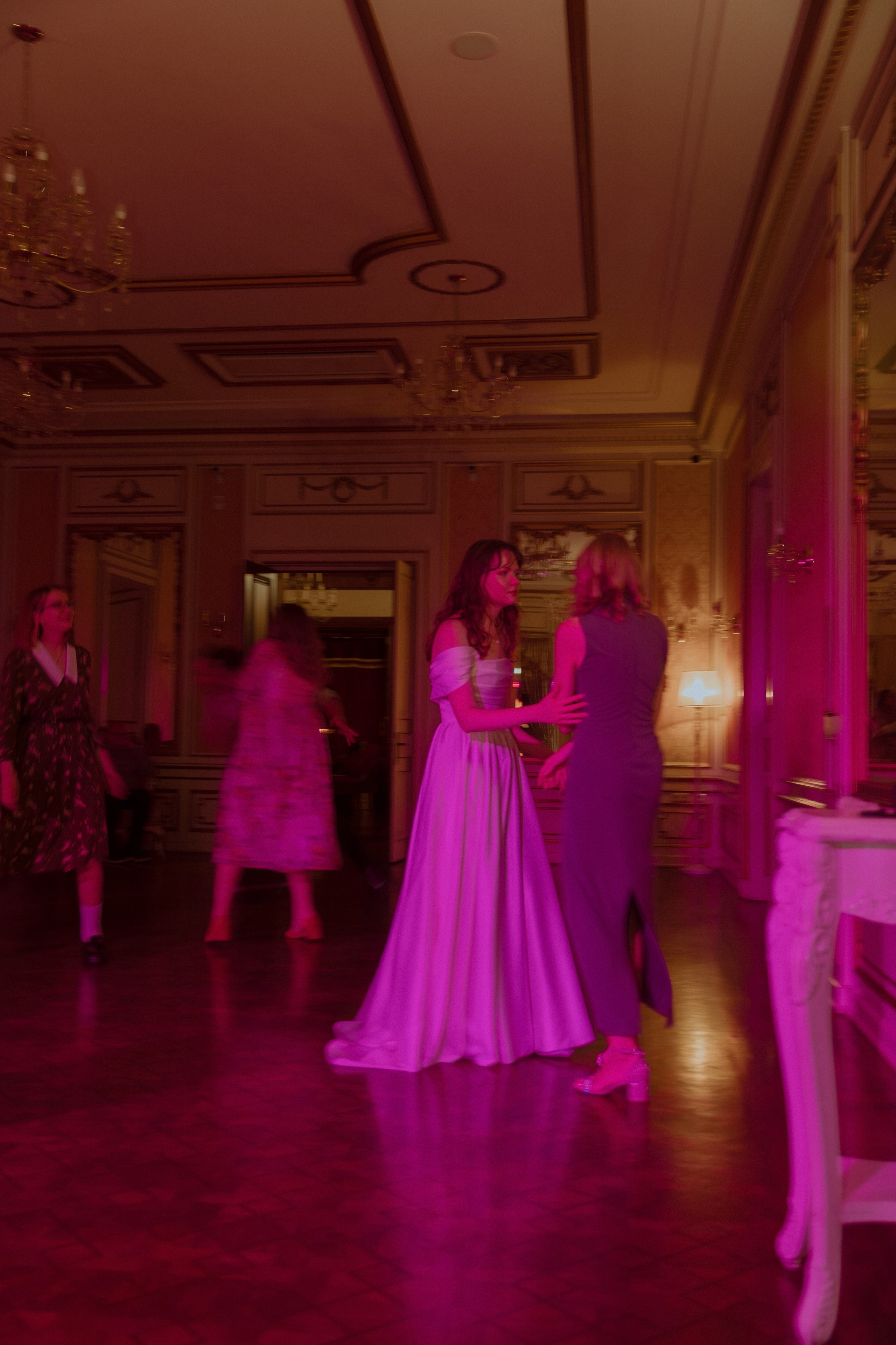 Welcome back to your own dinner party. Фотограф Лия Козловская Минск