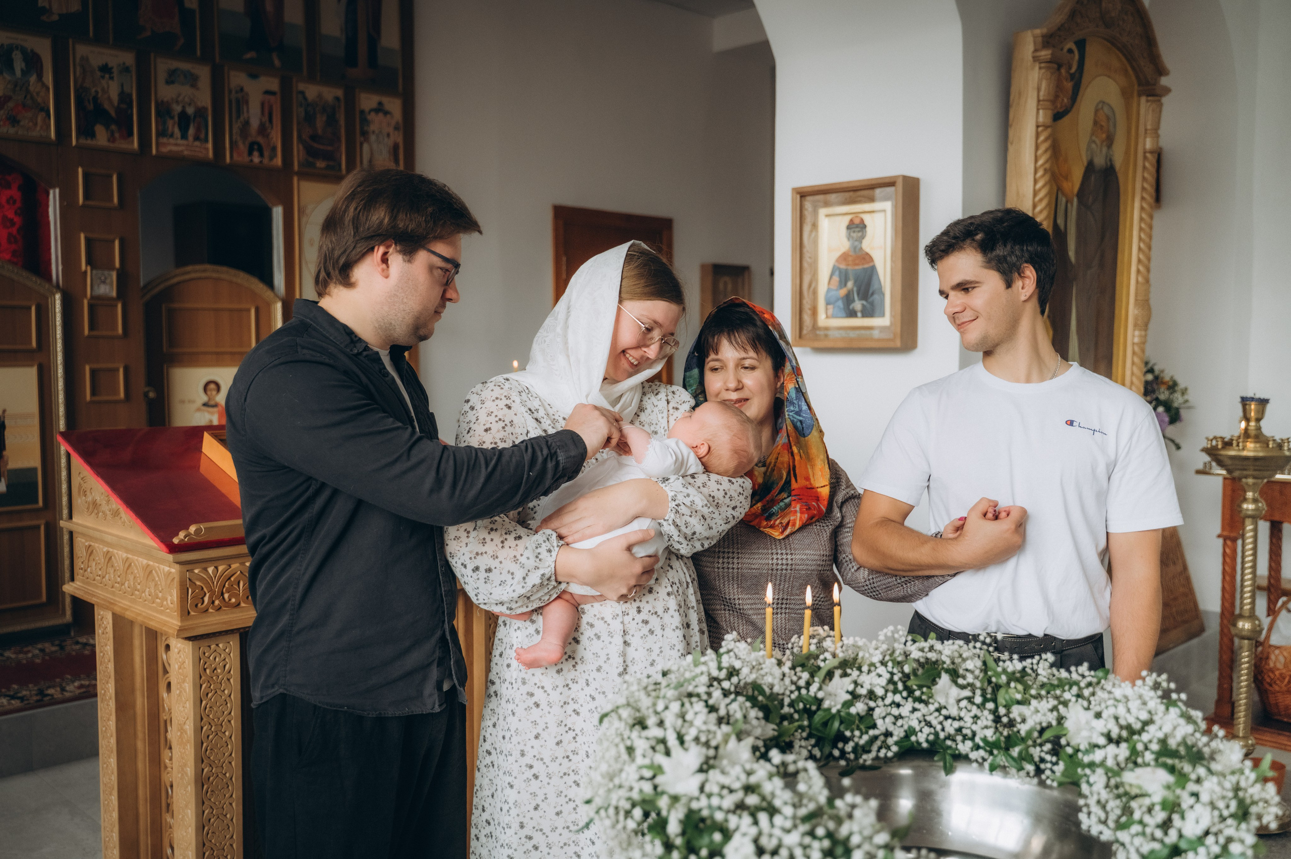 Крещение Ромы (Приход храма святой Равноапостольной княгини Ольги). Семейный фотограф в Минске Дарья Дреко