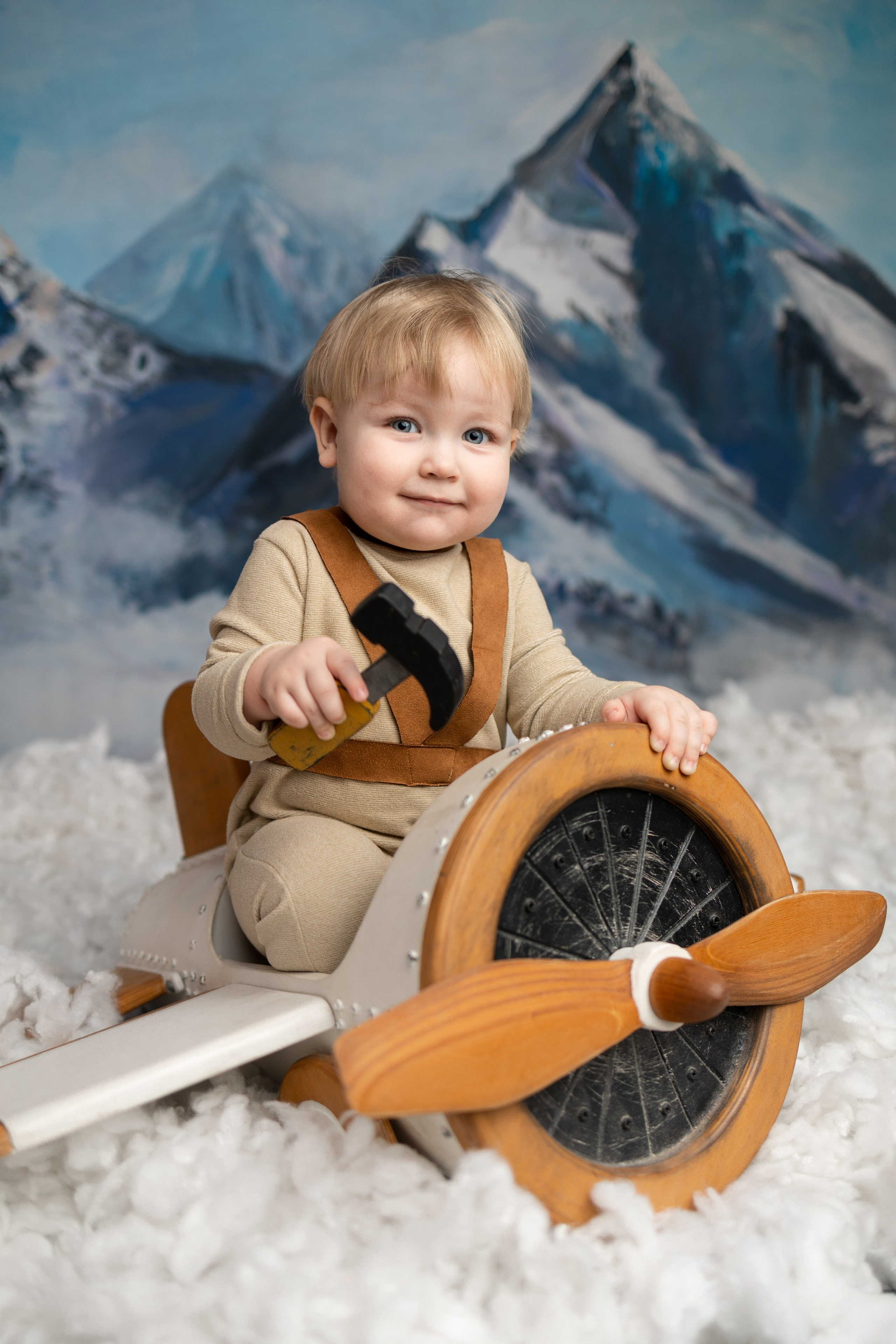 От 9 месяцев  - Фотограф новорожденных: магия детства в каждом снимке. Фотограф новорожденных: волшебные моменты первых дней жизни