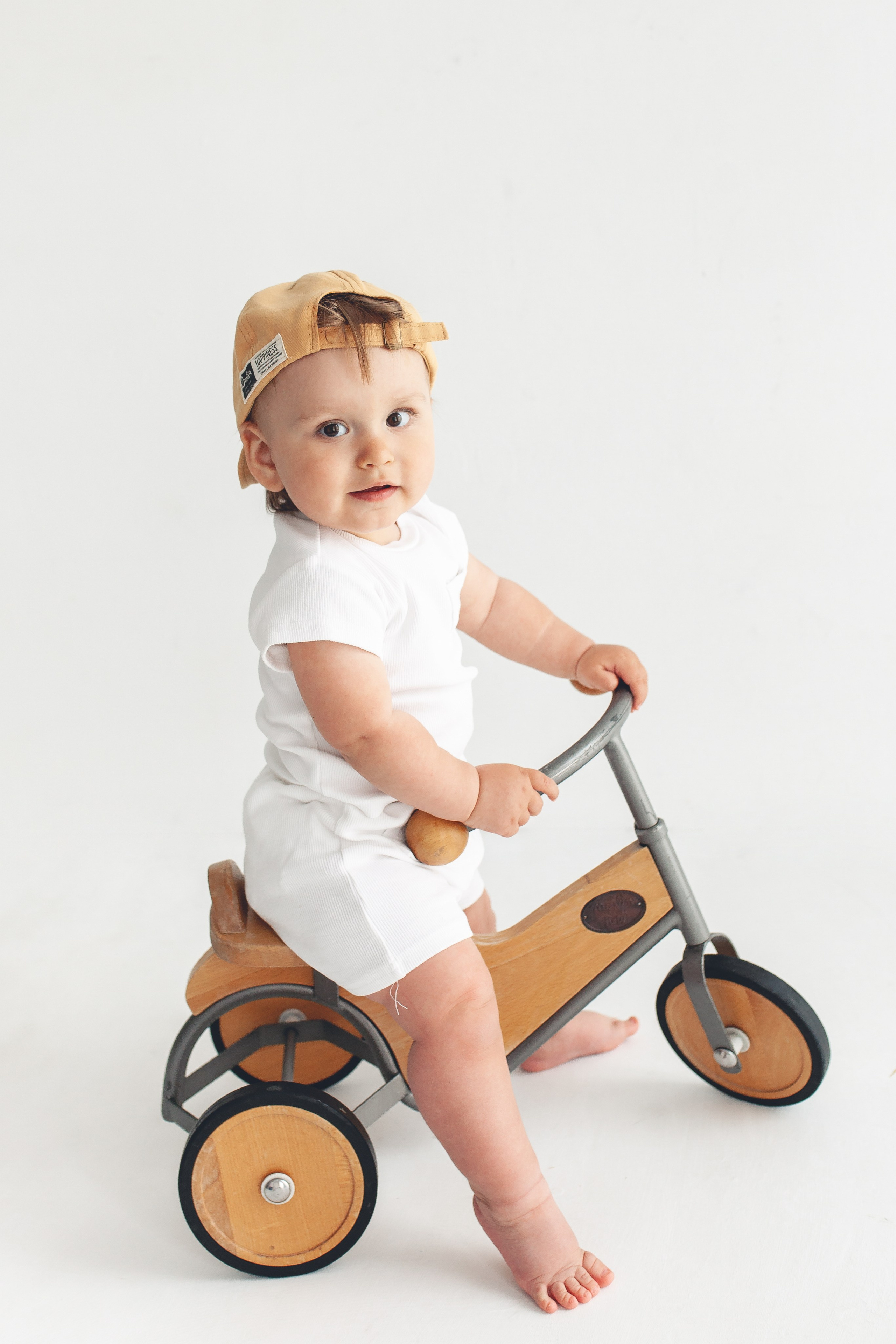 Фотосессия братьев в белой студии. Детский фотограф в Самаре