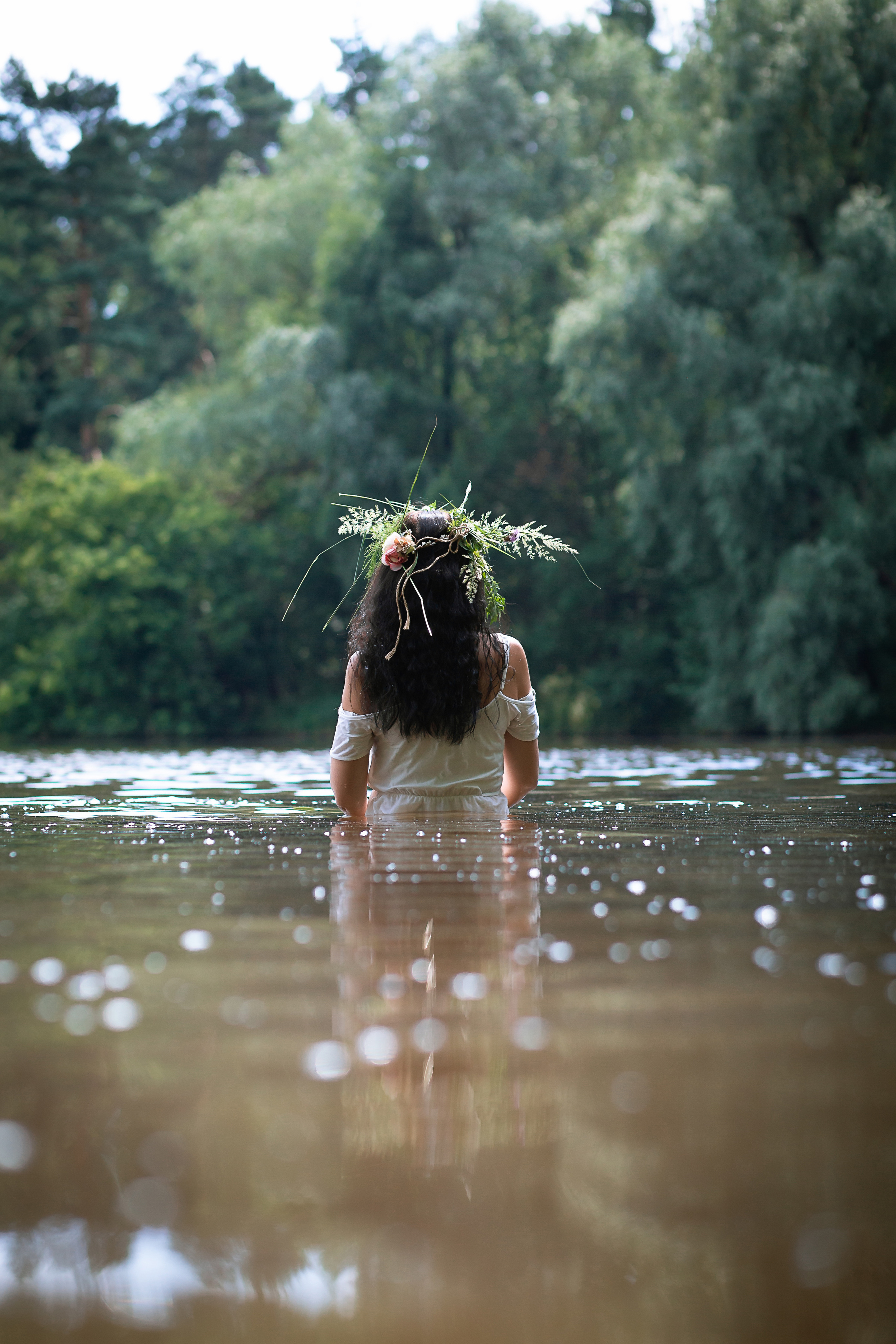 rina_sphoto, фотограф Катерина Сысуева,  Рина Сысуева, женский фотограф Москва,  профессиональный фотограф москва, брызги, девушка в воде брызгает, капли, девушка в озере, ивана купала, фотограф в москве