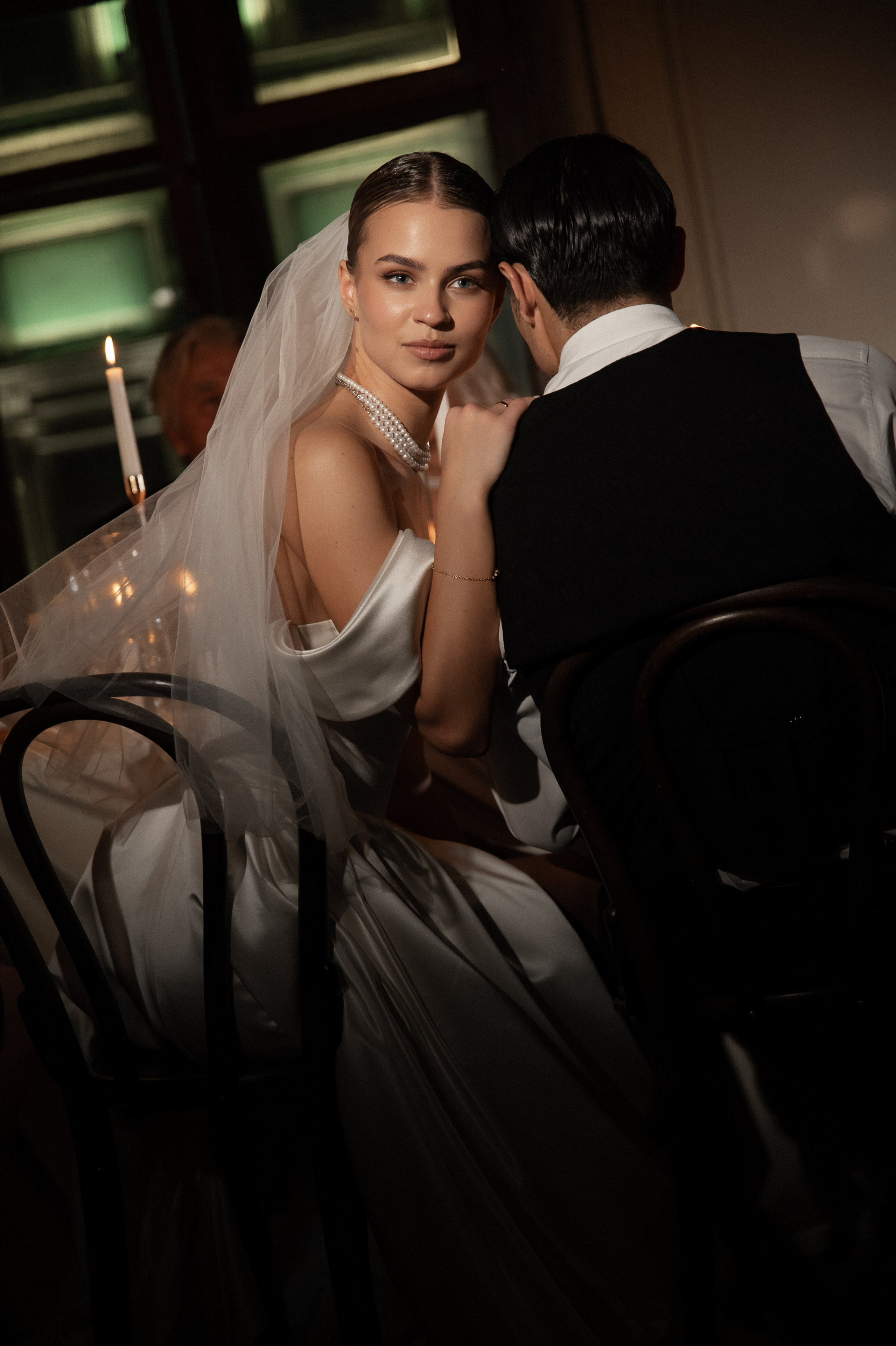 Камерный свадебный ужин при свечах в старинном особняке в фотостудии 21. Kult. Ярослава Ерина — свадебный фотограф в Москве