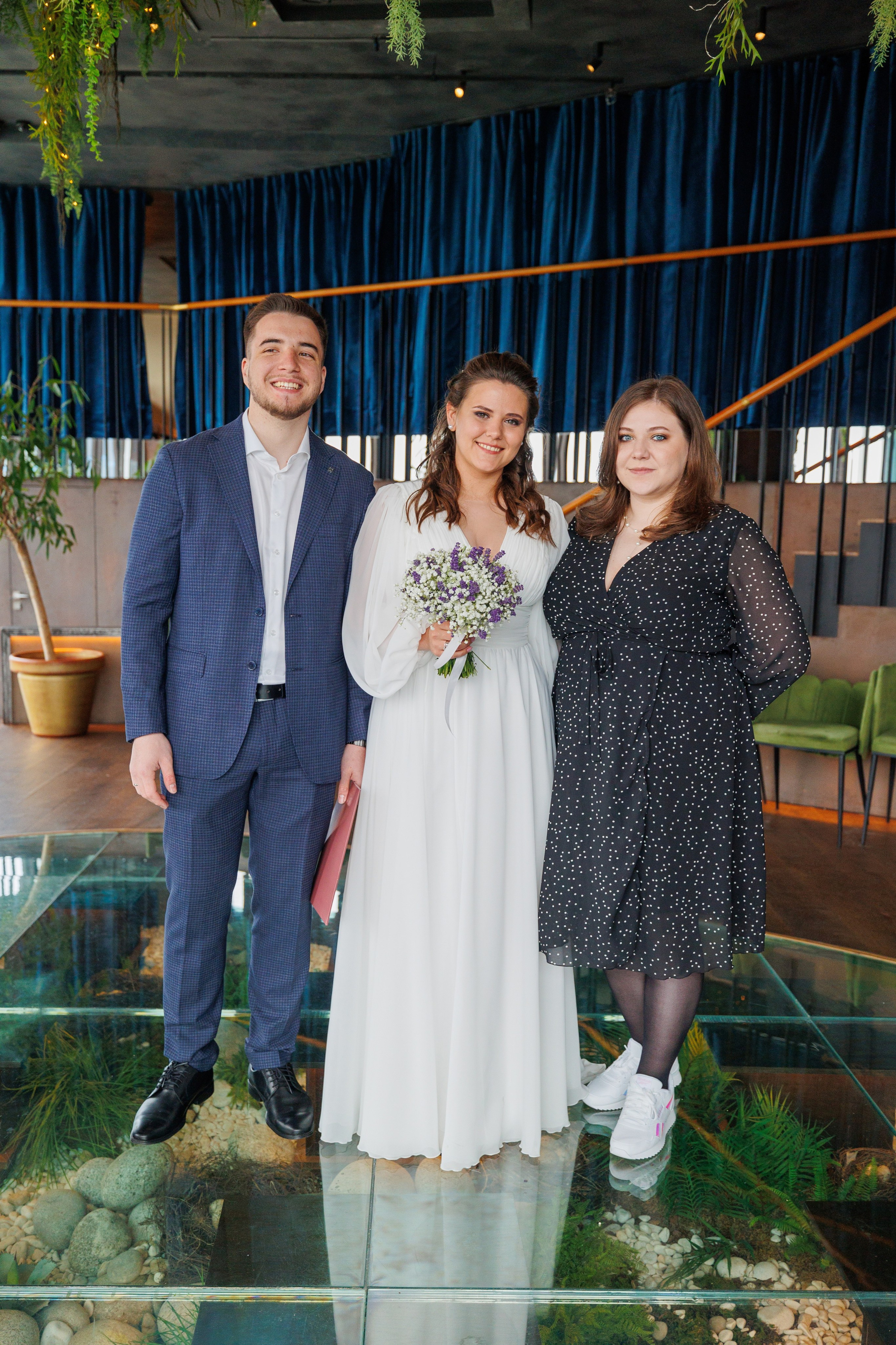 Фотограф на регистрацию в ЗАГС Москва Сити Birds Башня ОКО. Примеры фото, отзывы молодоженов и заявка на регистрацию через официальный сайт.