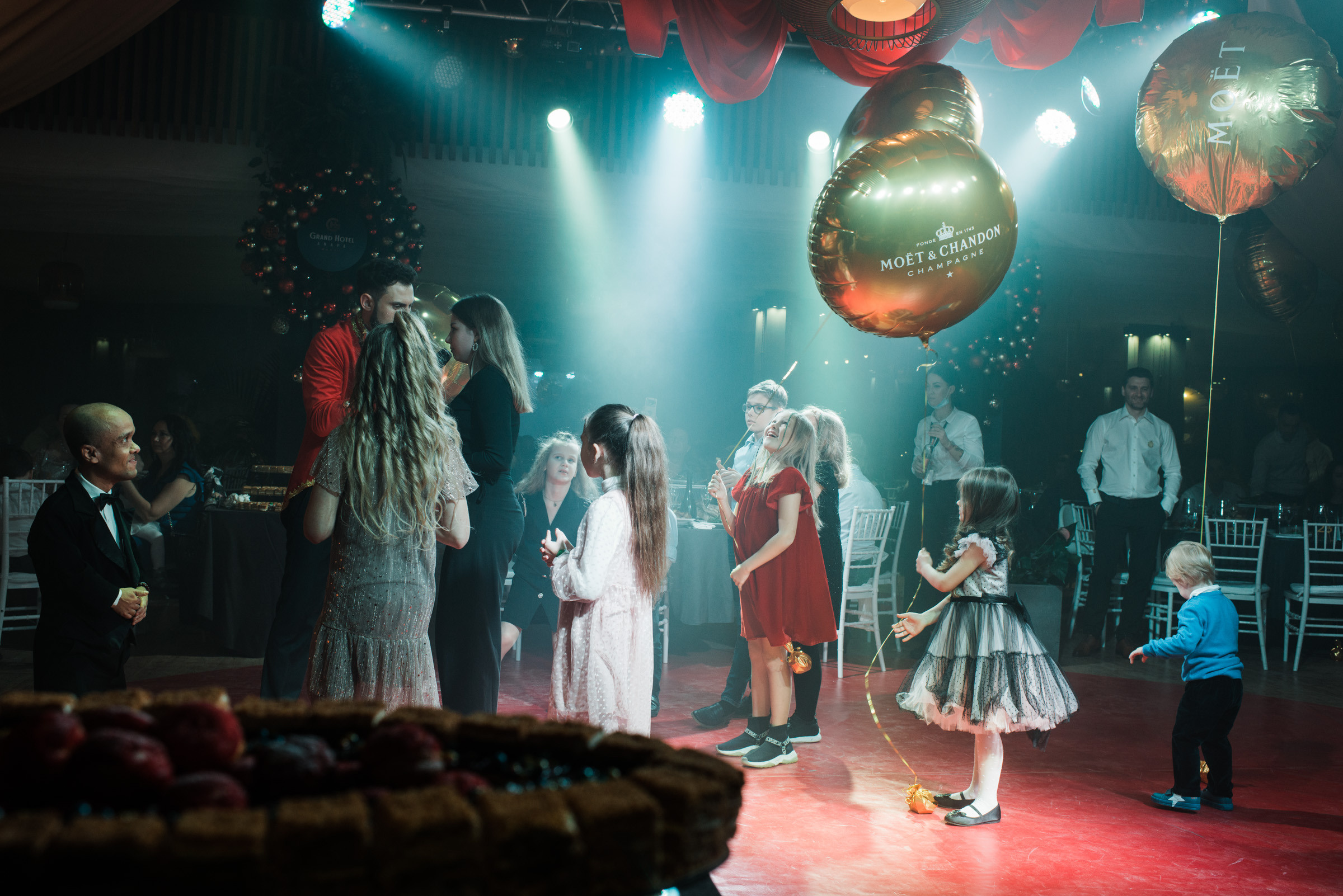 Моёт / Новый год в Гранд Отеле Анапа. Фотограф Алутера Ирина