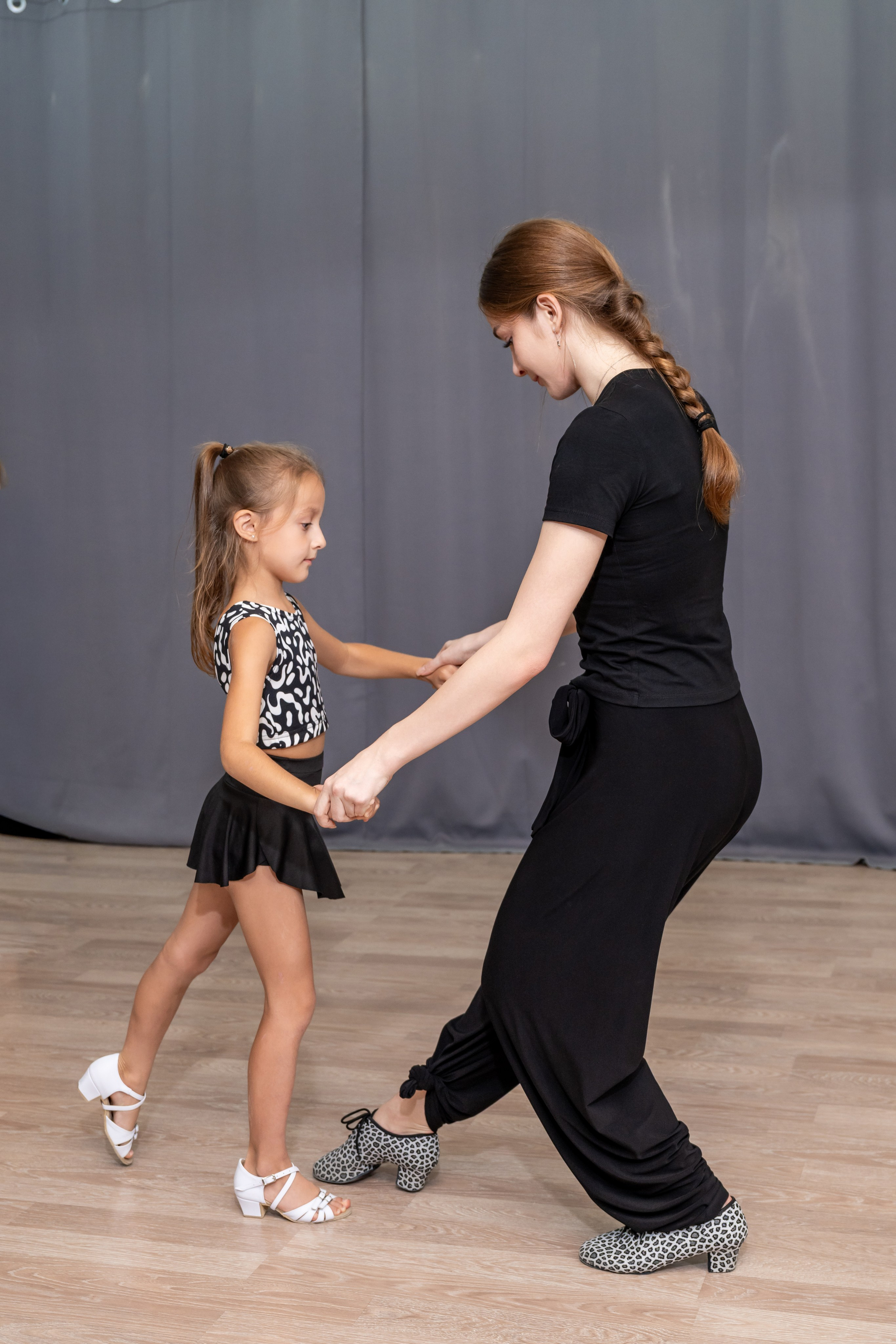 Группа 7-11 лет первый и второй год обучения. КонТакт — спортивные бальные танцы в Москве