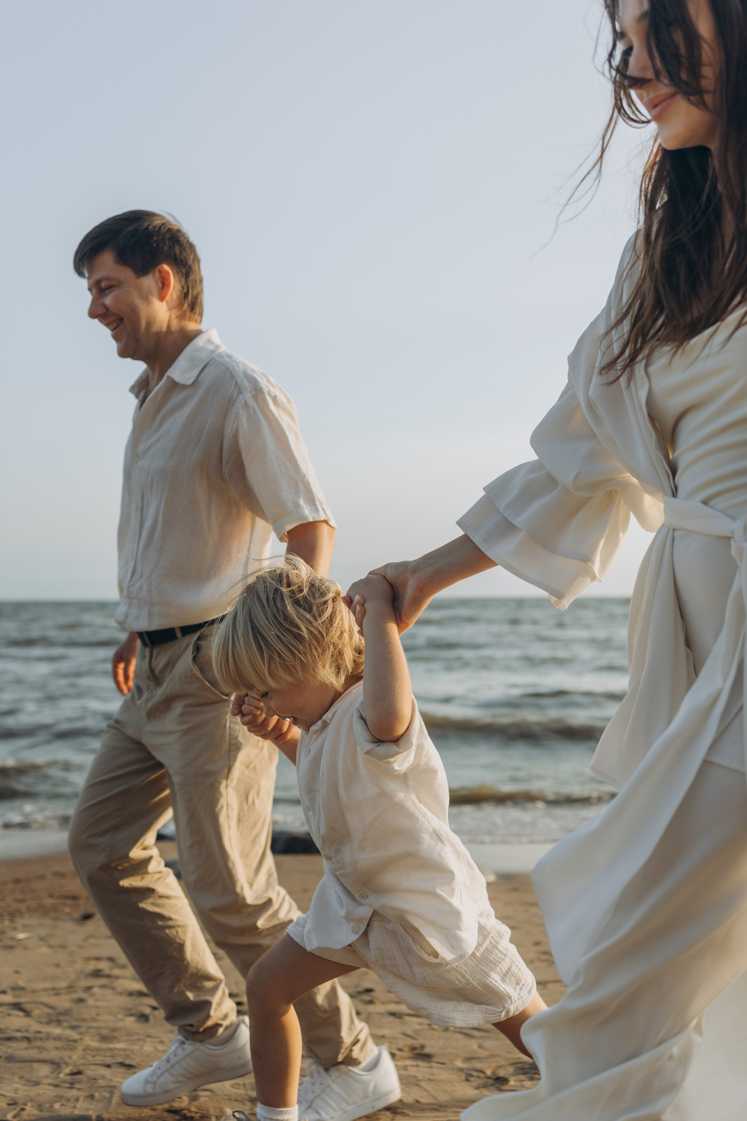 Эмилия, Дмитрий и Демид на Финском заливе. Семейный фотограф в Москве Виктория Ястребинская