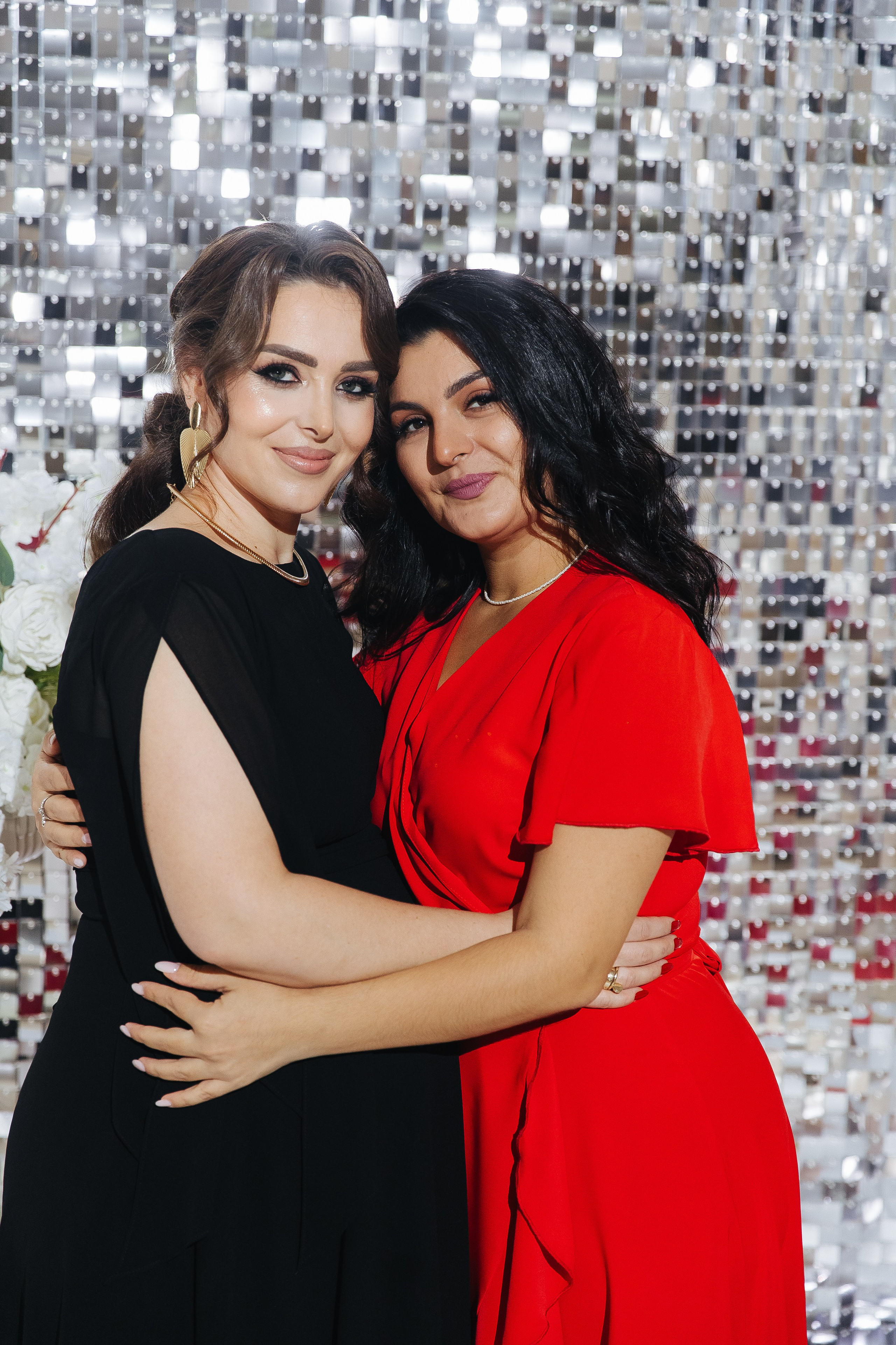 Ани и Назели. 35&5 День рождения, «Янтарь». Фотограф в Красноярске Надежда Воскресенская