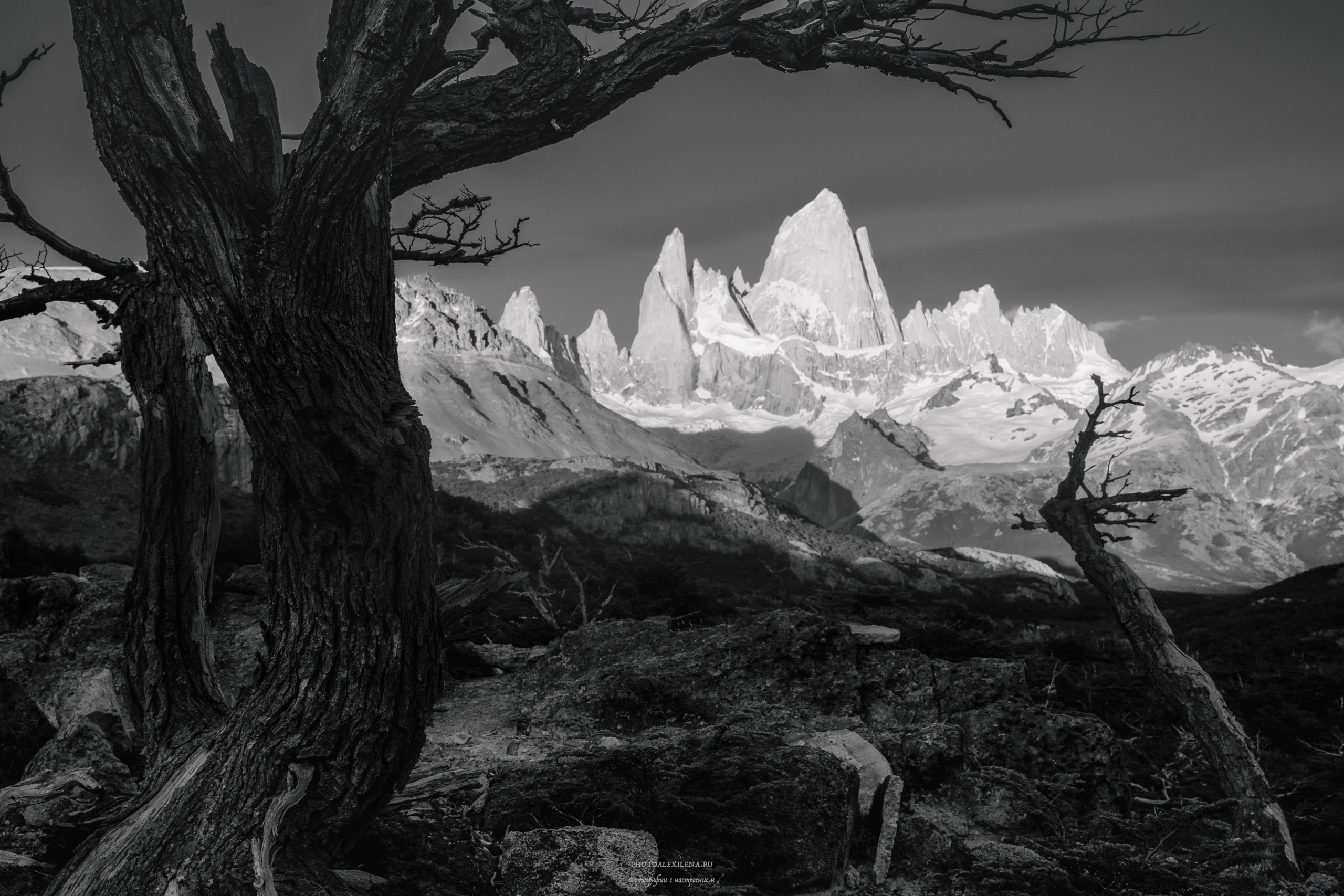 Рассвет на горе Фицрой. Авторская фотография для интерьеров