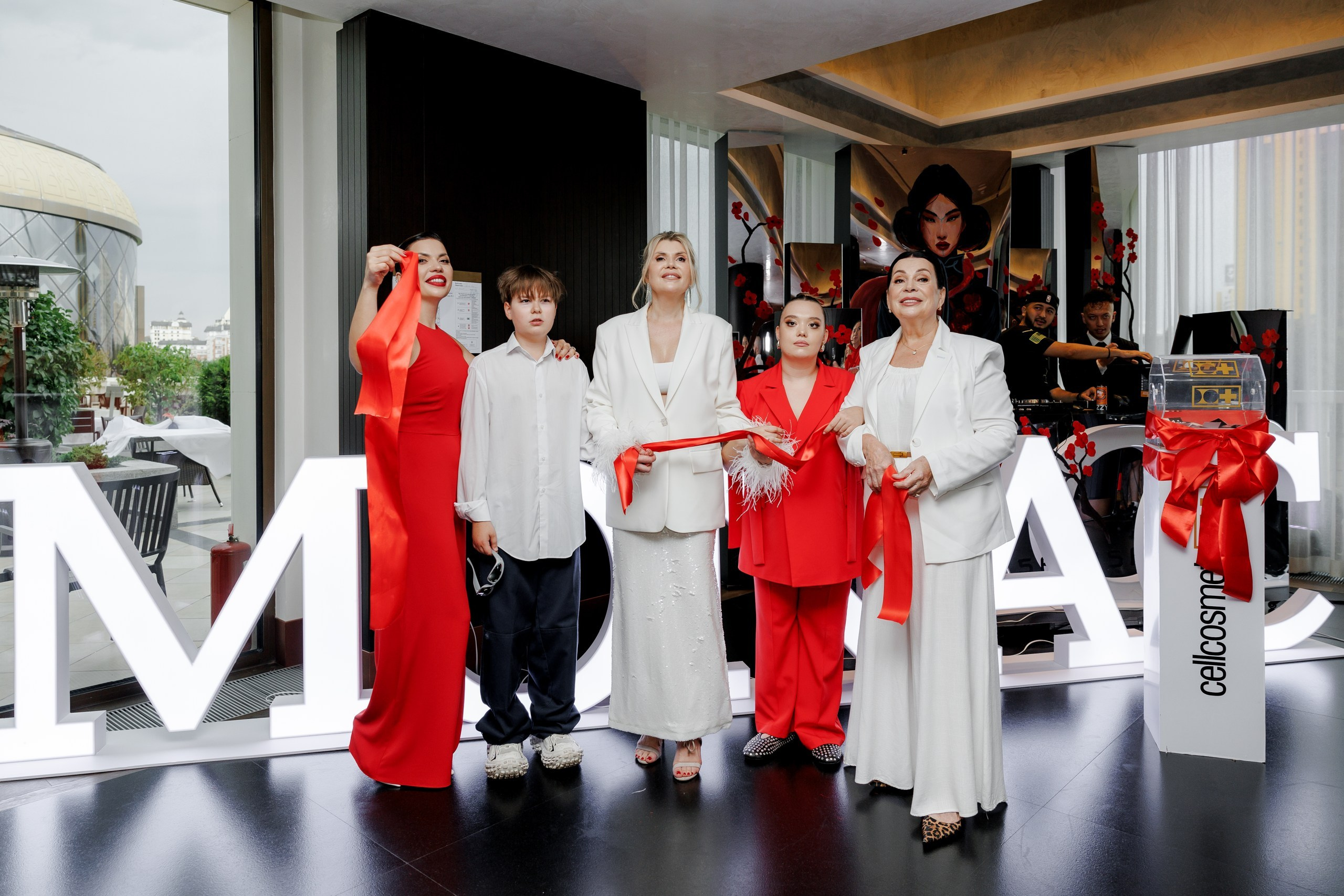Monaco beauty saloon. Меня зовут Гайдар Искаков. Я живу в Астане и фотографирую свадебные торжества, ивенты, индивидуальные сьемки в Астане, Алматы и Дубае