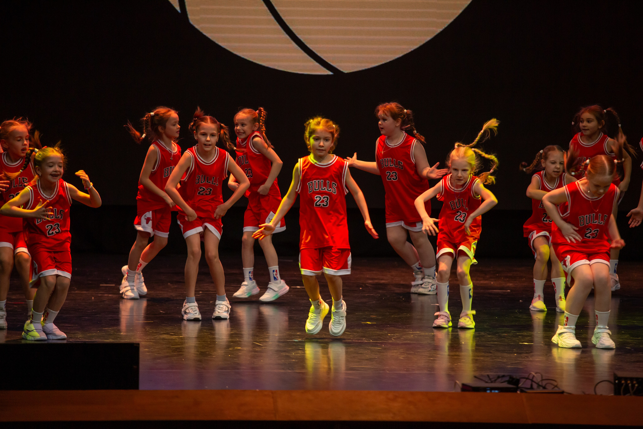 Концерт детской танцевальной школы. Репортажный, семейный, свадебный, портретный фотограф