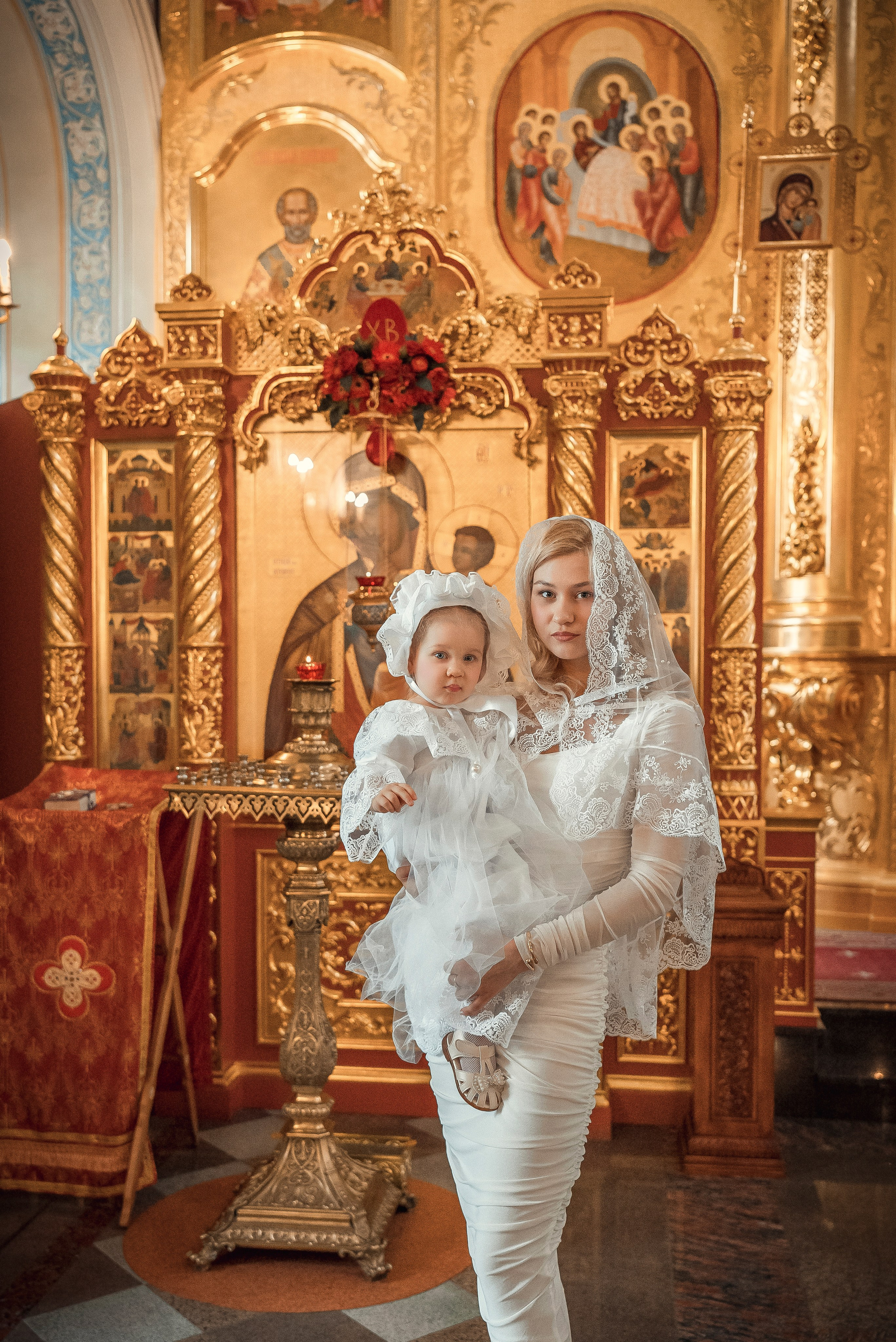 Крещение в Никольском храме в Заяицком. Москва. Семейный фотограф и фотограф на таинства в Москве Юлия Калайджян
