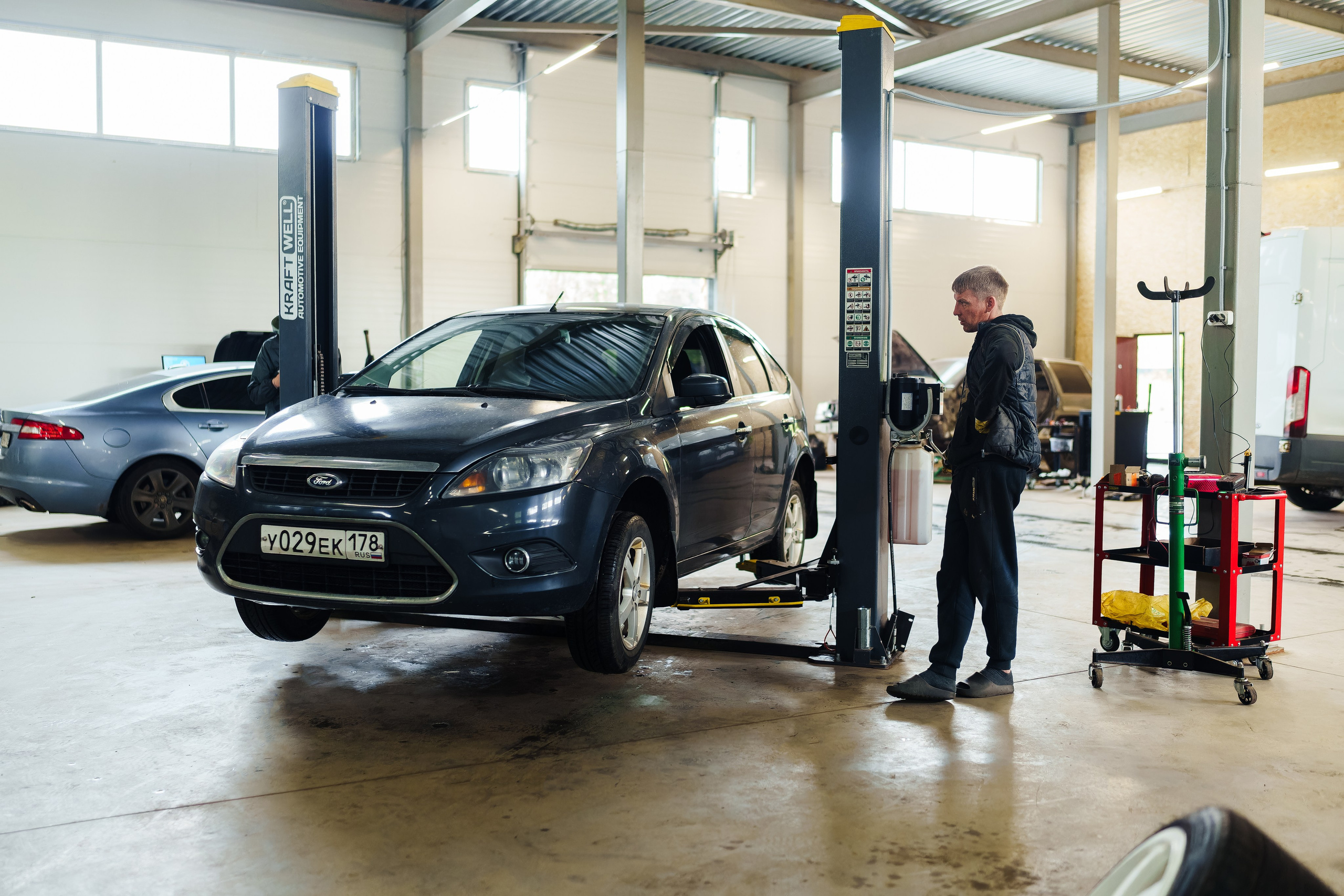 Сьемка для автосервиса РЕМСПОТ. Фотограф в СПБ Алмаз Камаев