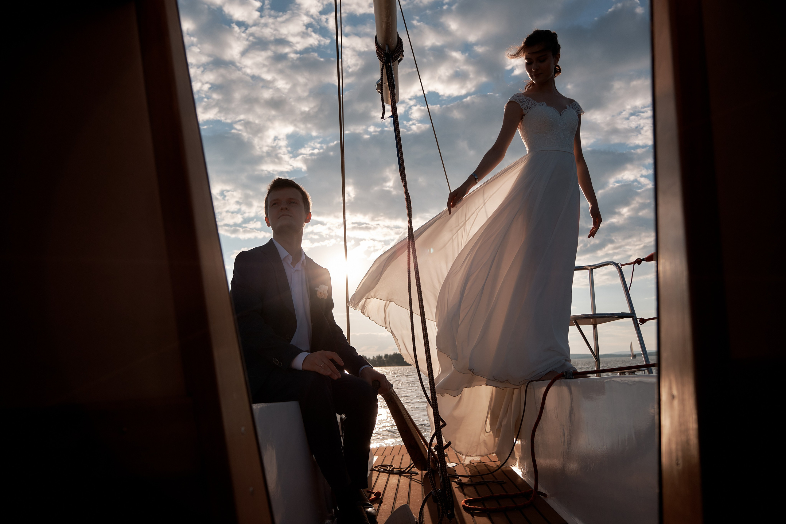 Яхта парус. Свадьба. Свадебный и портретный фотограф в Екатеринбурге Александр Блюденов