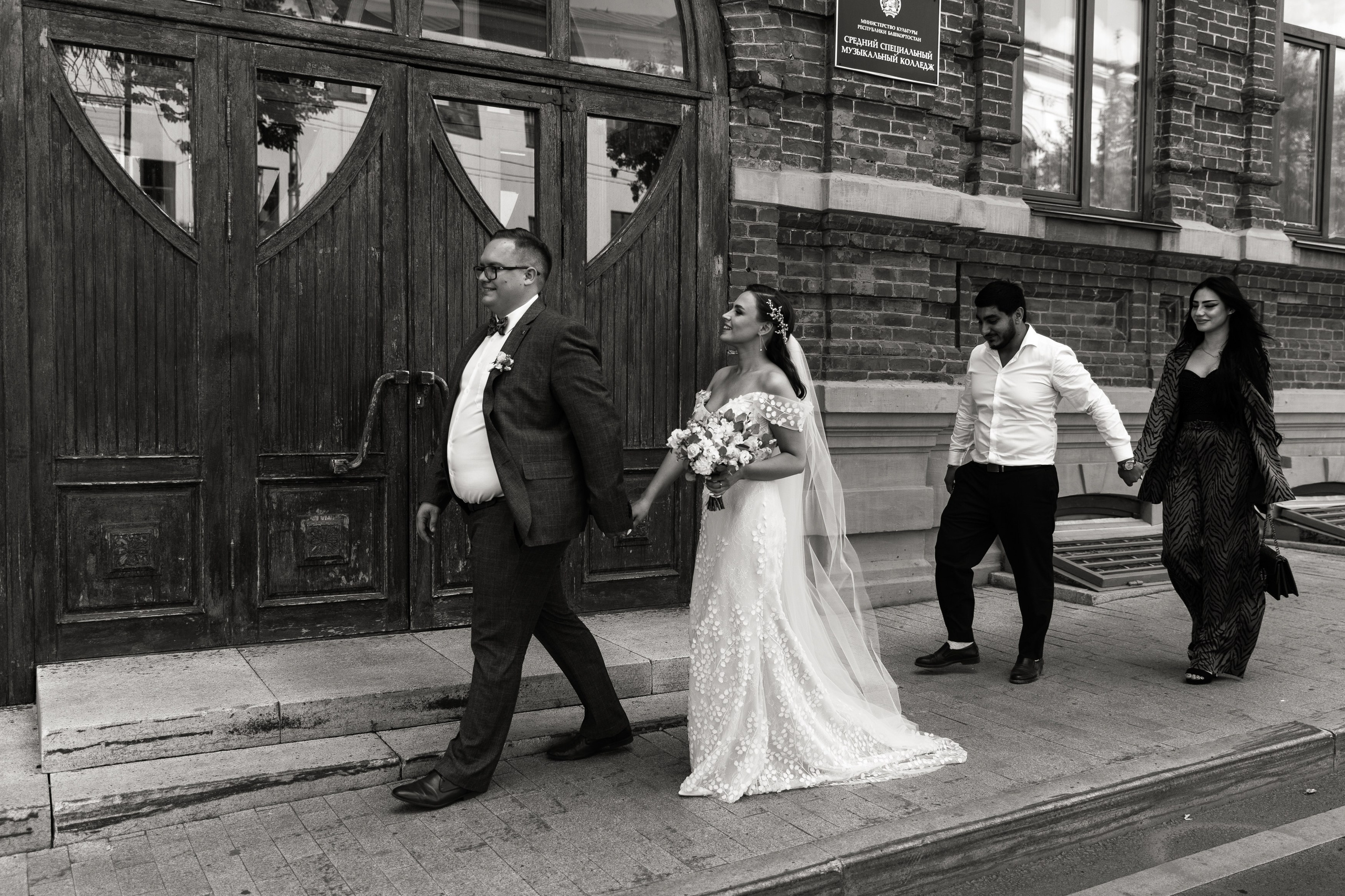 Свадебный фотограф Уфа — Руслан ГабдлисламовЖивые эмоции, красивые кадры, воспоминания на всю жизнь.Работаю по всей Республике Башкортоста. Свадебный фотограф Уфа Руслан Габдлисламов