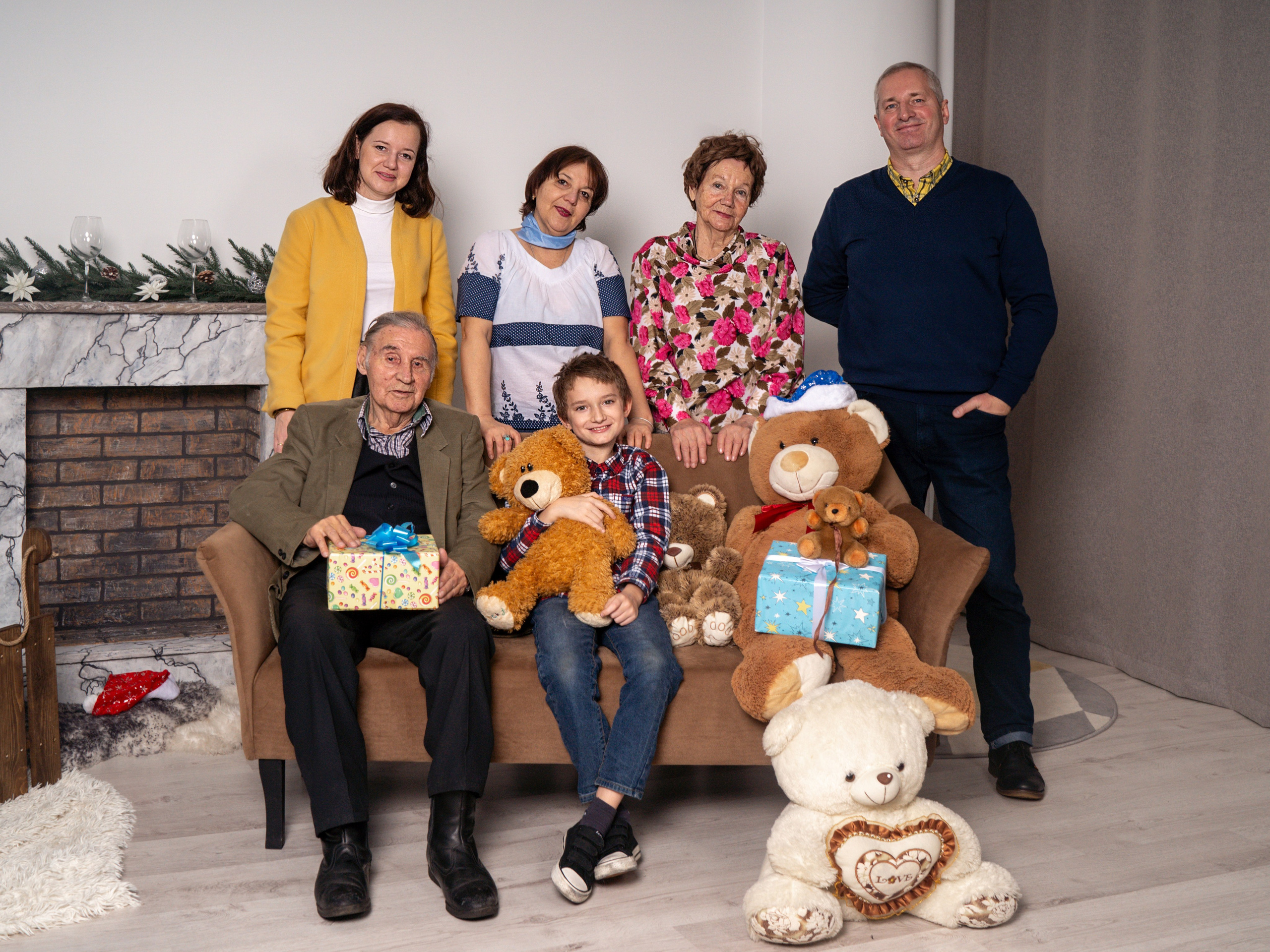 С бабушками. Фотограф Зинаида Евдокимова