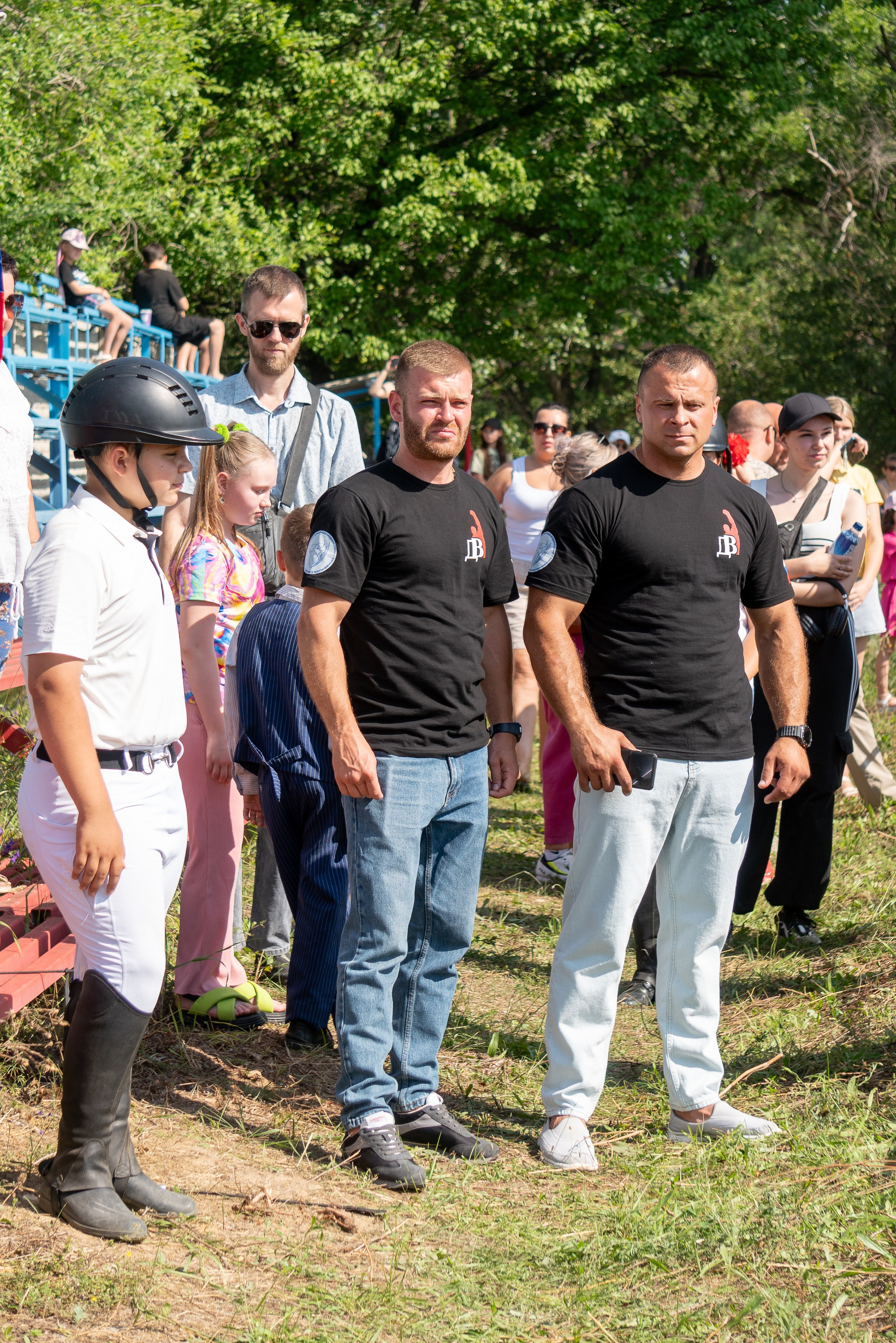 Спонсоры и организаторы соревнования по конкуру в Луганске