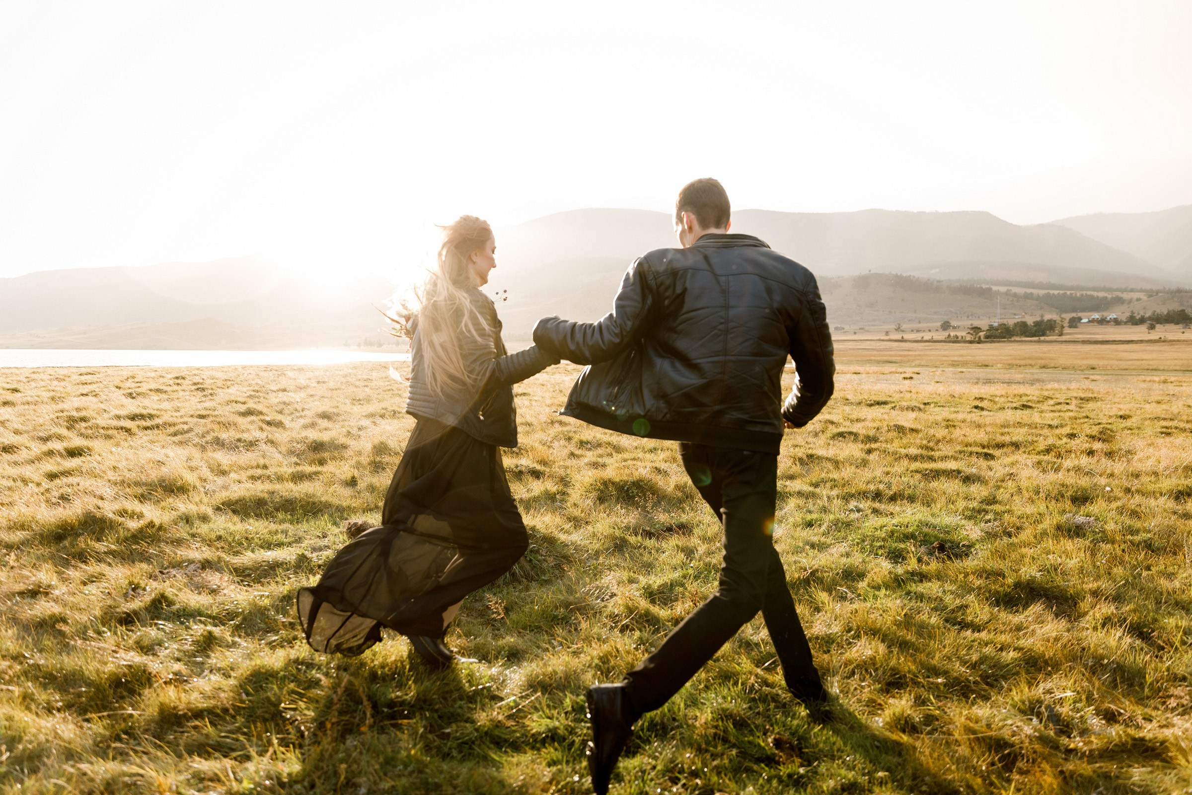 Полина и Женя. Лес, кожанки и 2 дня кайфа. Свадебный фотограф в Иркутске Сапаров Александр