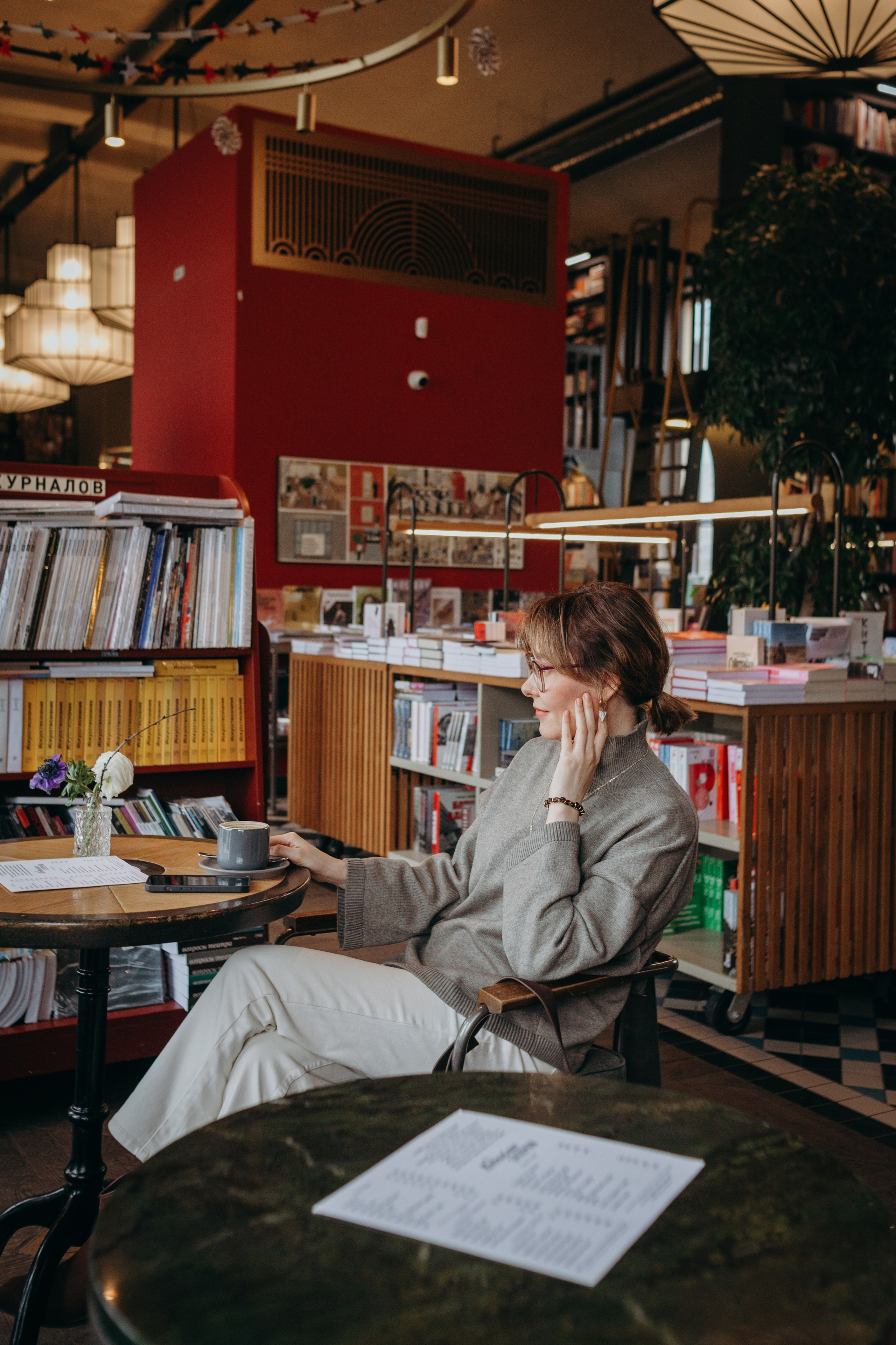 Имиджевая фотосессия для стилиста в Подписных изданиях. Семейный фотограф во Всеволожске и Санкт-Петербурге Юлия Капустина