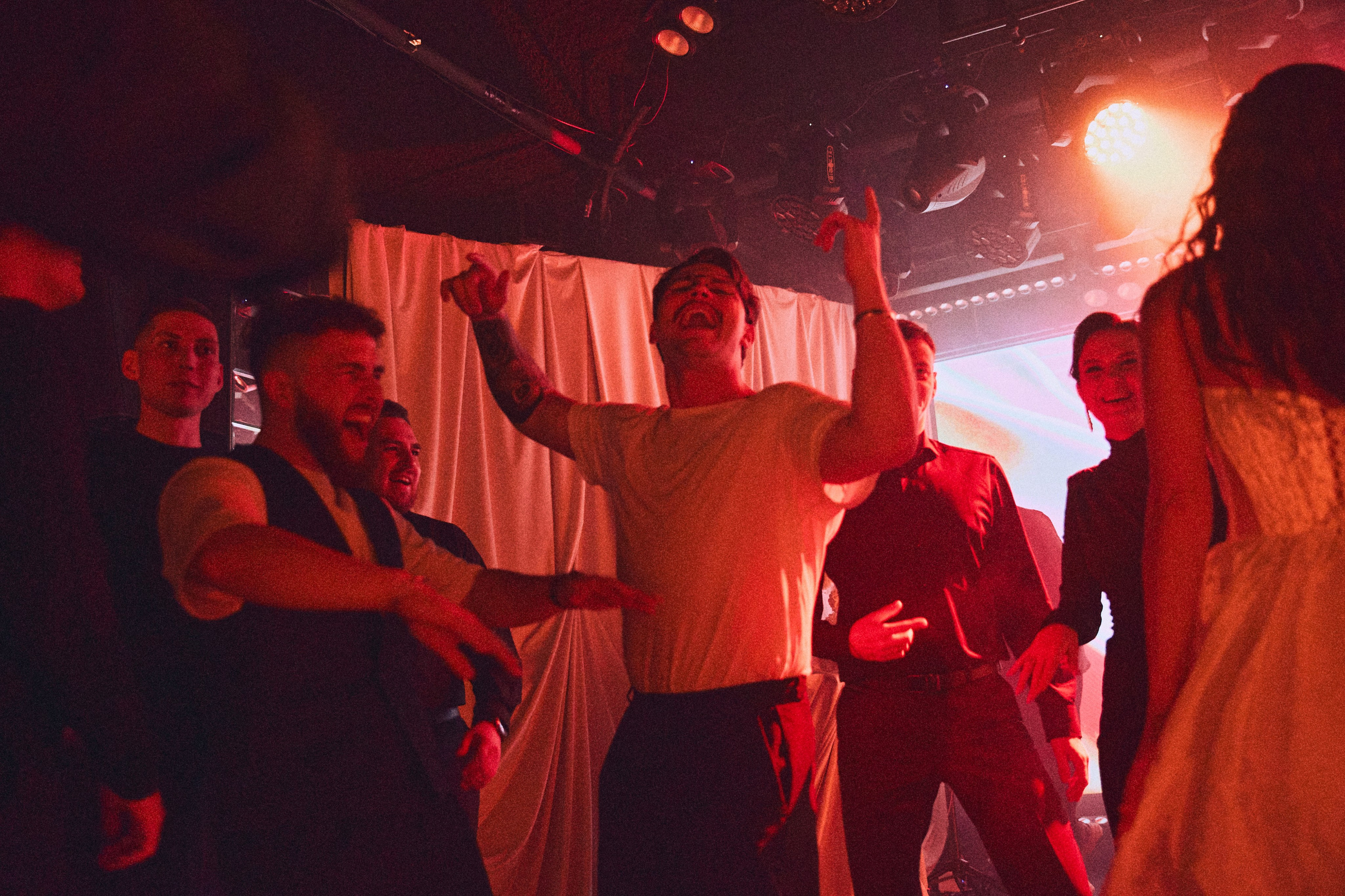 VIBE&VELVET. Дмитрий Мазуркевич: Профессиональный Репортажный Фотограф