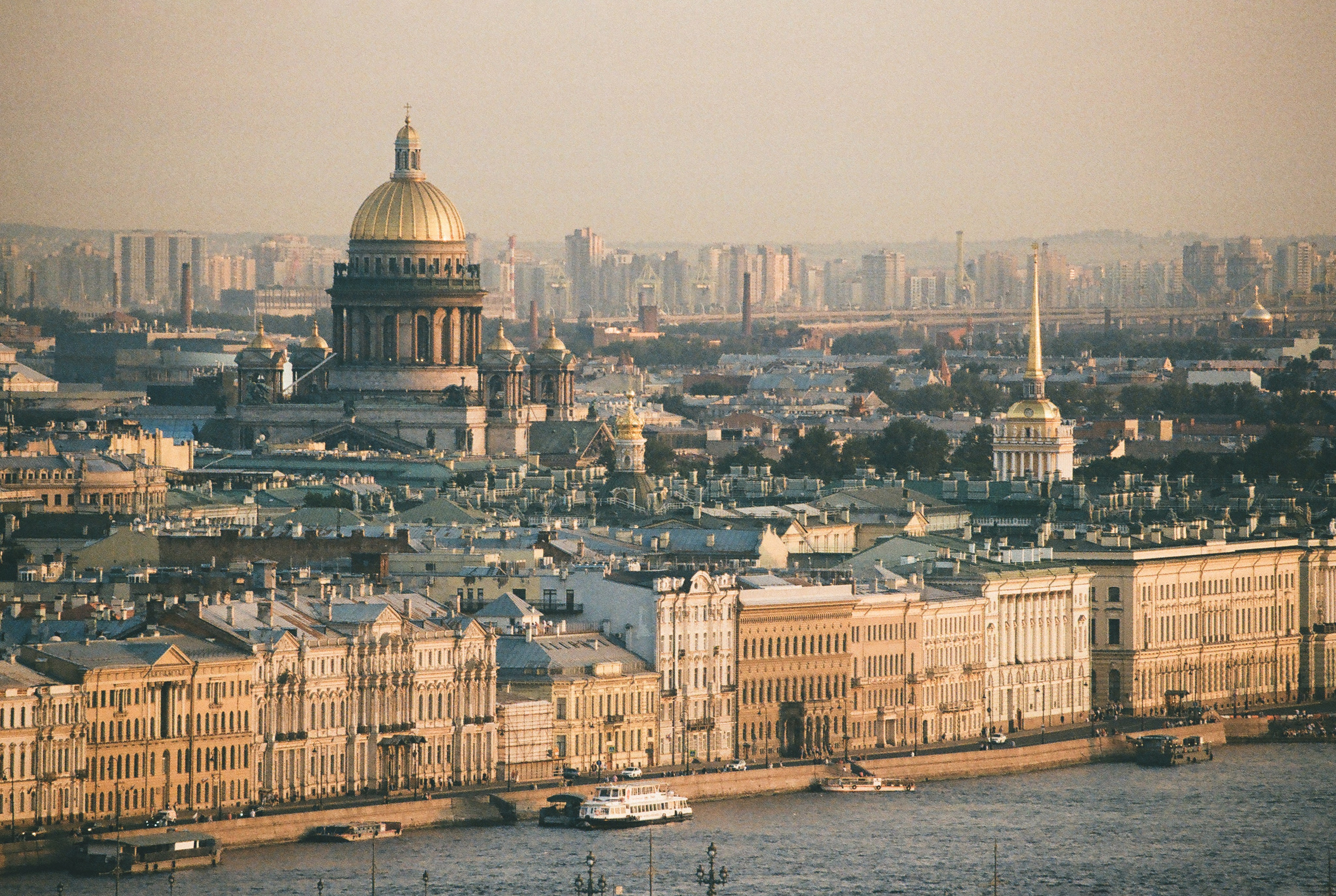 Фотографии цветные. Свадебный и семейный пленочный фотограф в Петербурге Истомина Ирина