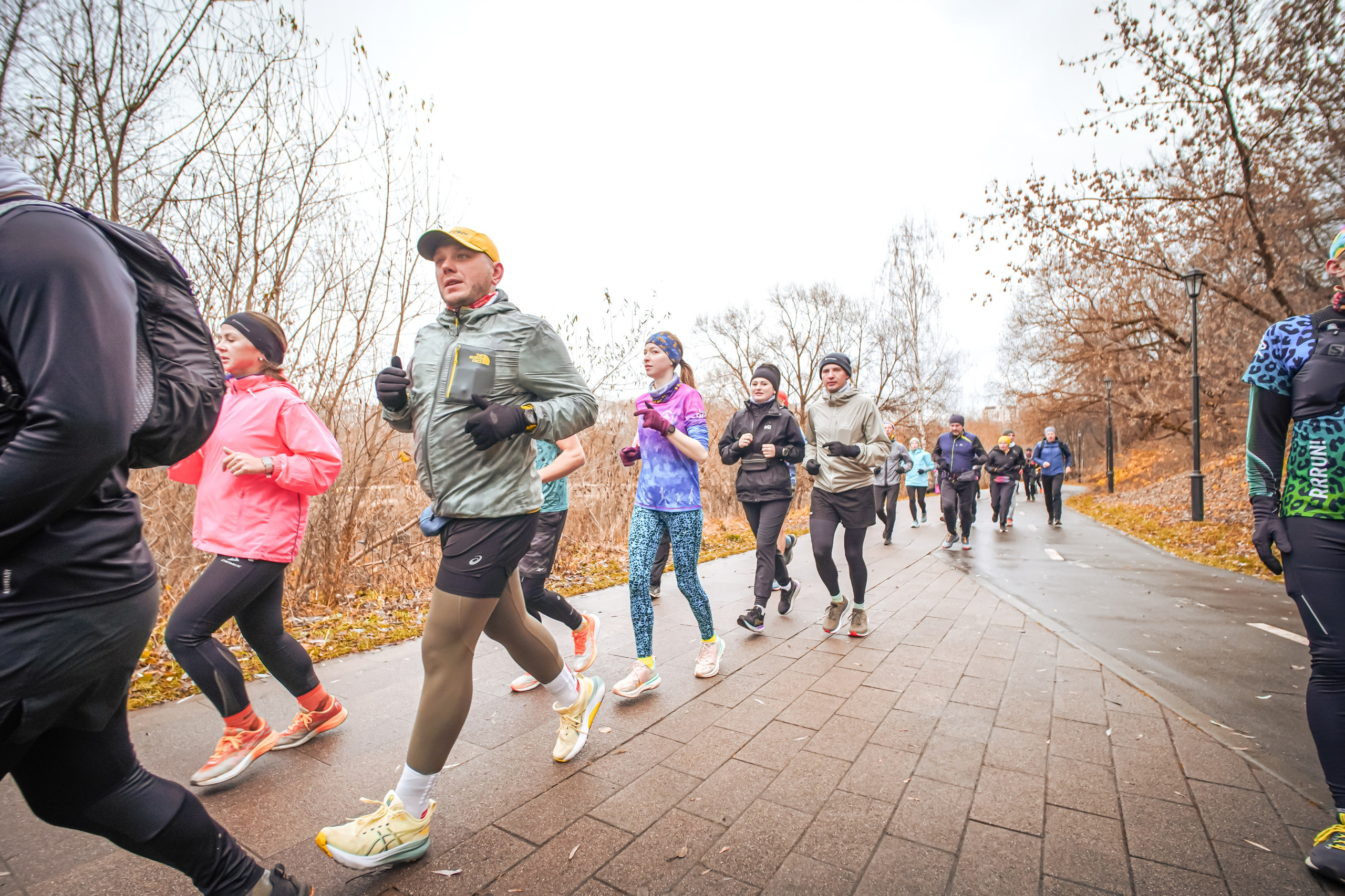 #марафонудома #яuzarun 2024 2-я петля, группа 6:30. Роман Капилюшов. Бег. Фото. Видео. г. Люберцы