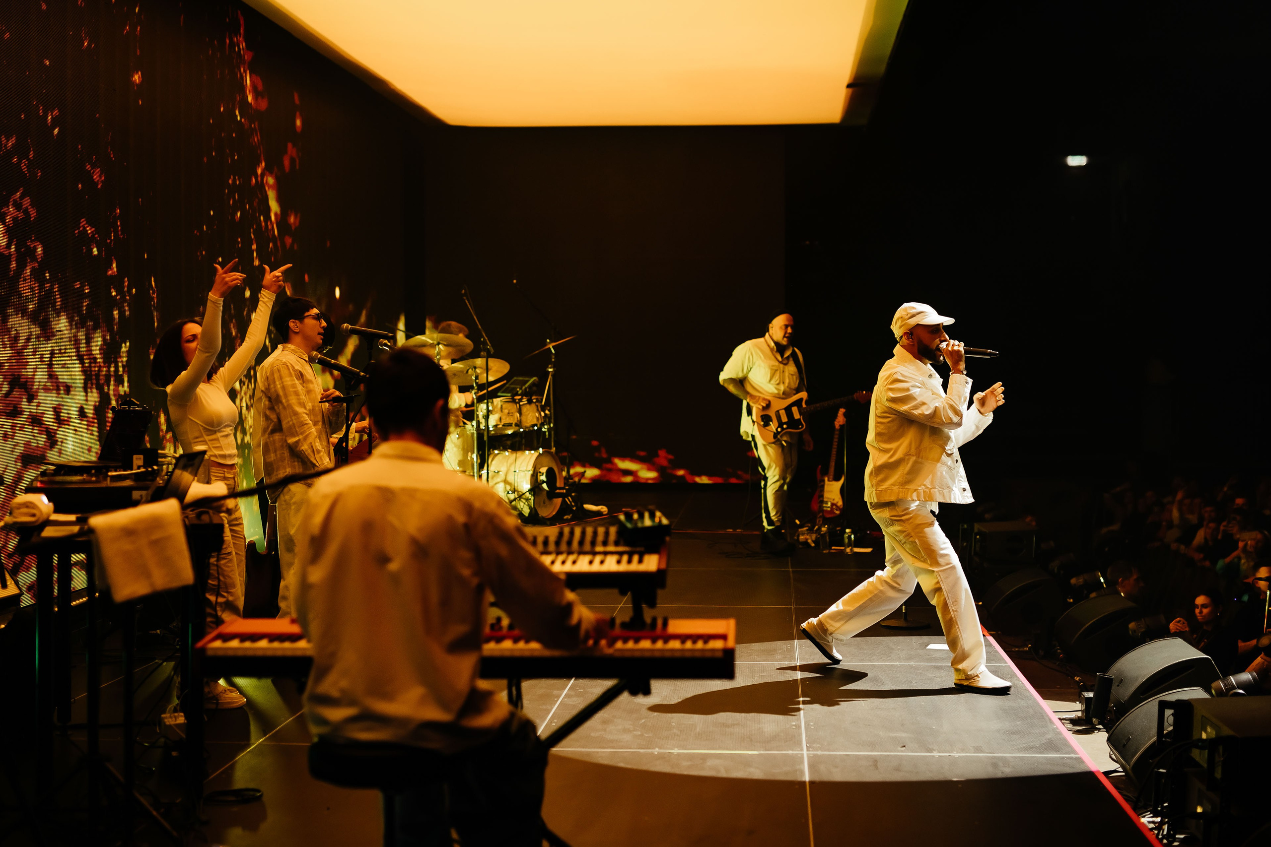 Виталий Кривцов  Музыкальный и концертный фотограф Фотосъёмка артистов, концертов и фестивалей Виталий Кривцов За кулисами музыки в кадре. Репортажный, event, концертный и backstage фотограф из Москвы Виталий Кривцов