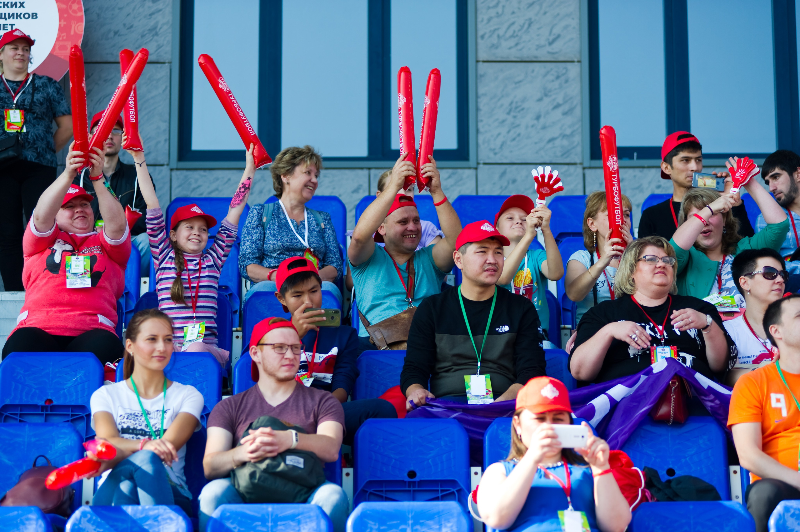Турбофутбол (корпоративное соревнование «Пятерочки»). Репортажный фотограф и видеограф Слава Думчев. Тимбилдинги, отчетники, корпоративы