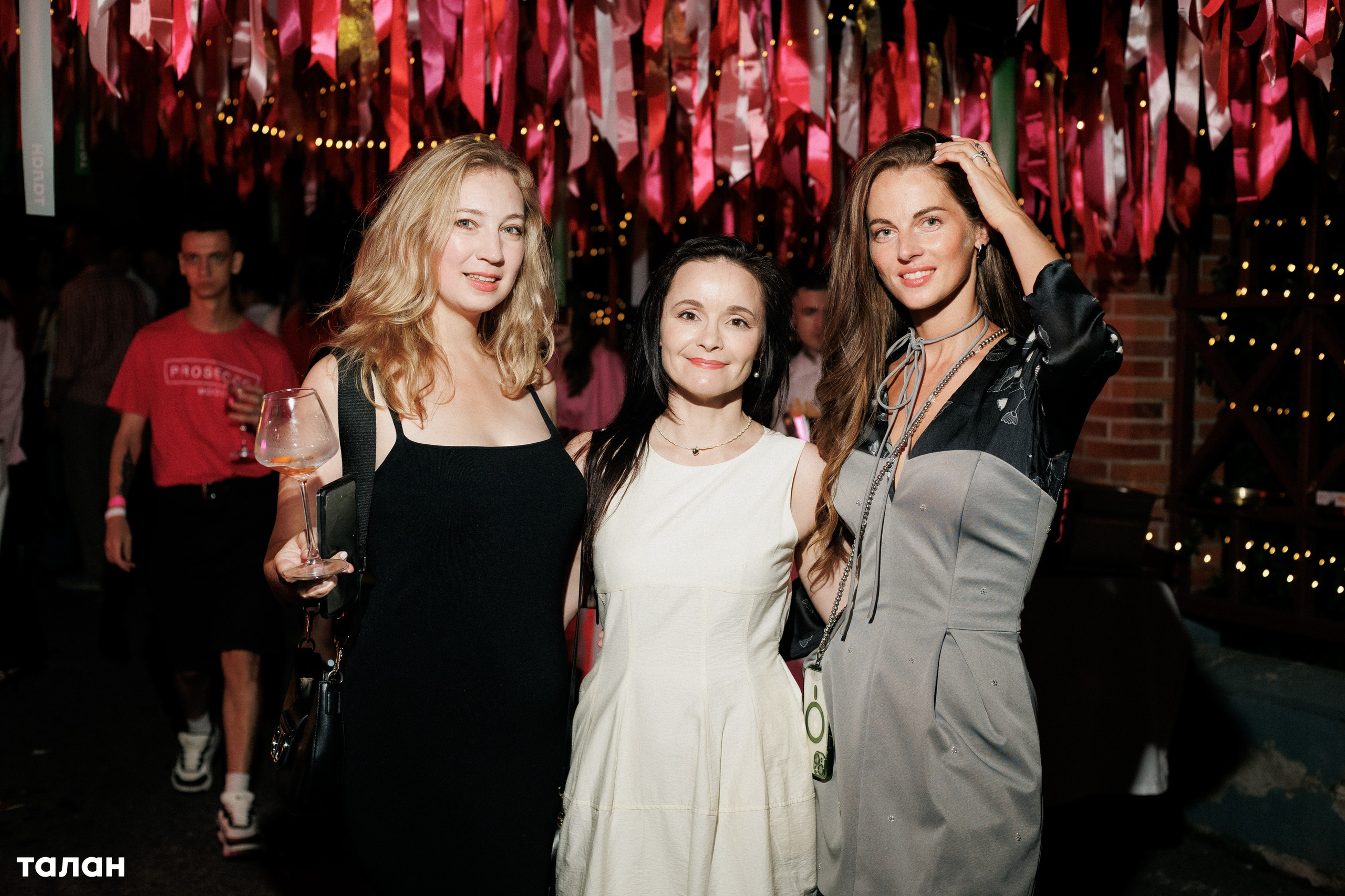 ВИНОТЕКА [бар+магаз] — BIRTHDAY PARTY. СВОИ. ФОТООТЧЕТЫ-СОБЫТИЯ-МЕСТА