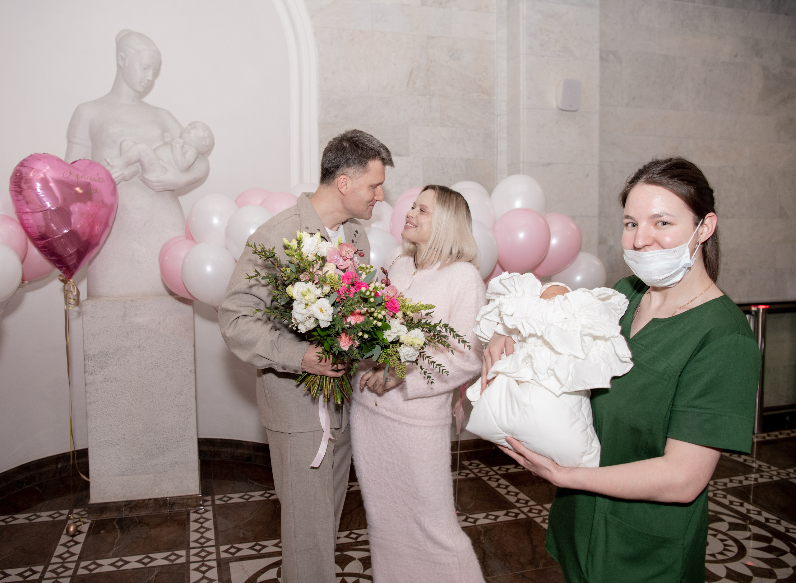 Выписка Киры. Снегиревка. Фотограф на выписку из роддома в Москве и МО