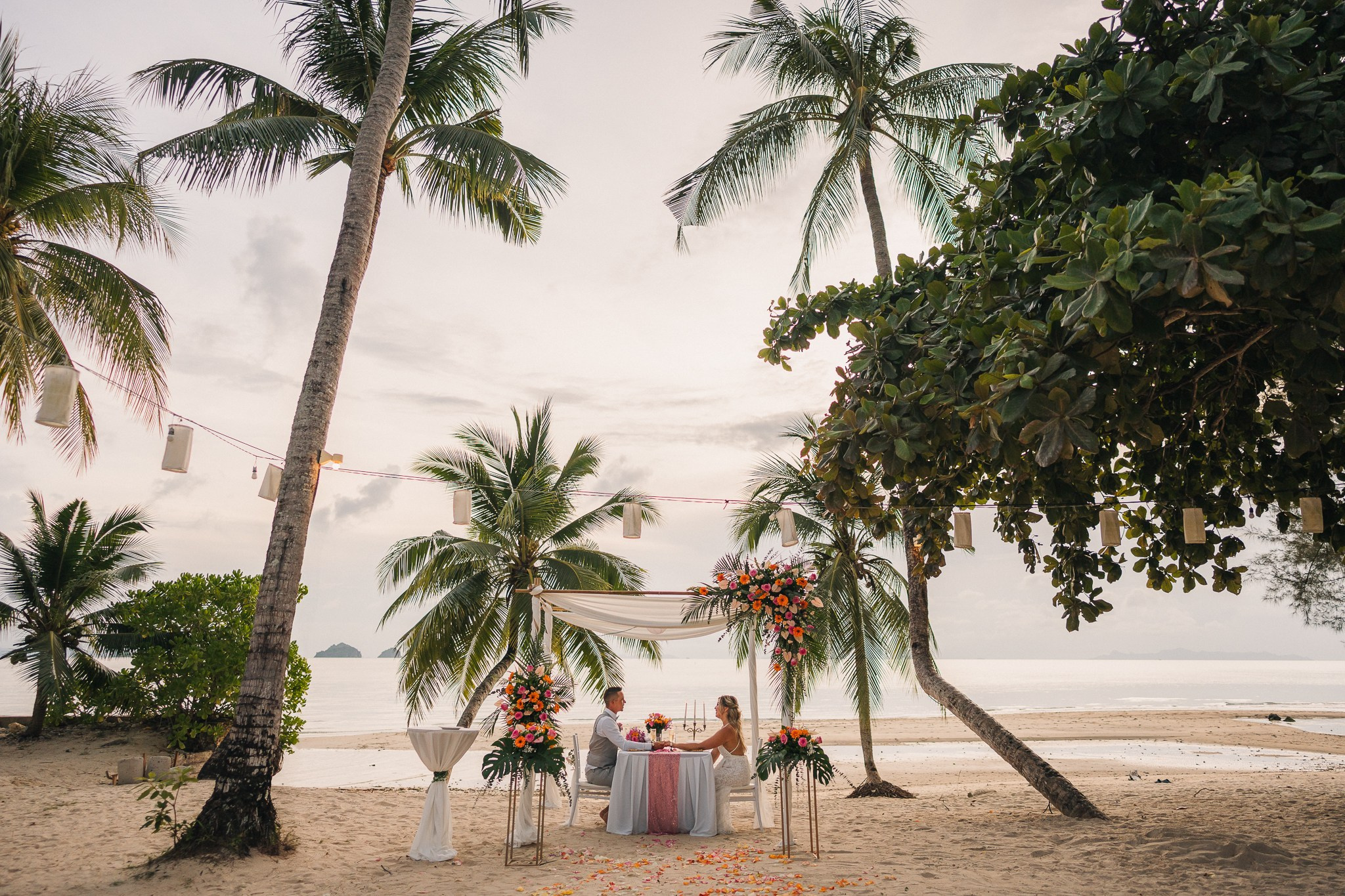 Andrew and Ashley 15.04.2025. Mariage à Koh Samui, en Thaïlande. Whatsapp: +66 94 3 650 301