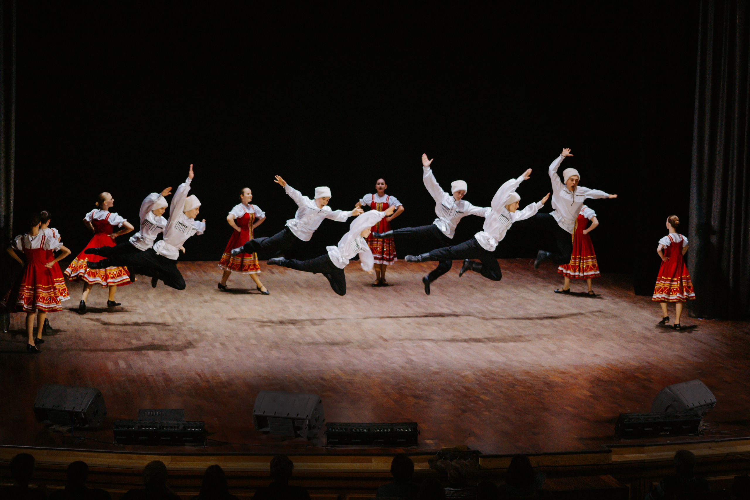 «Уральский сувенир». Концерт танцевальной студии. Фотограф в Челябинске Ополихина Анна