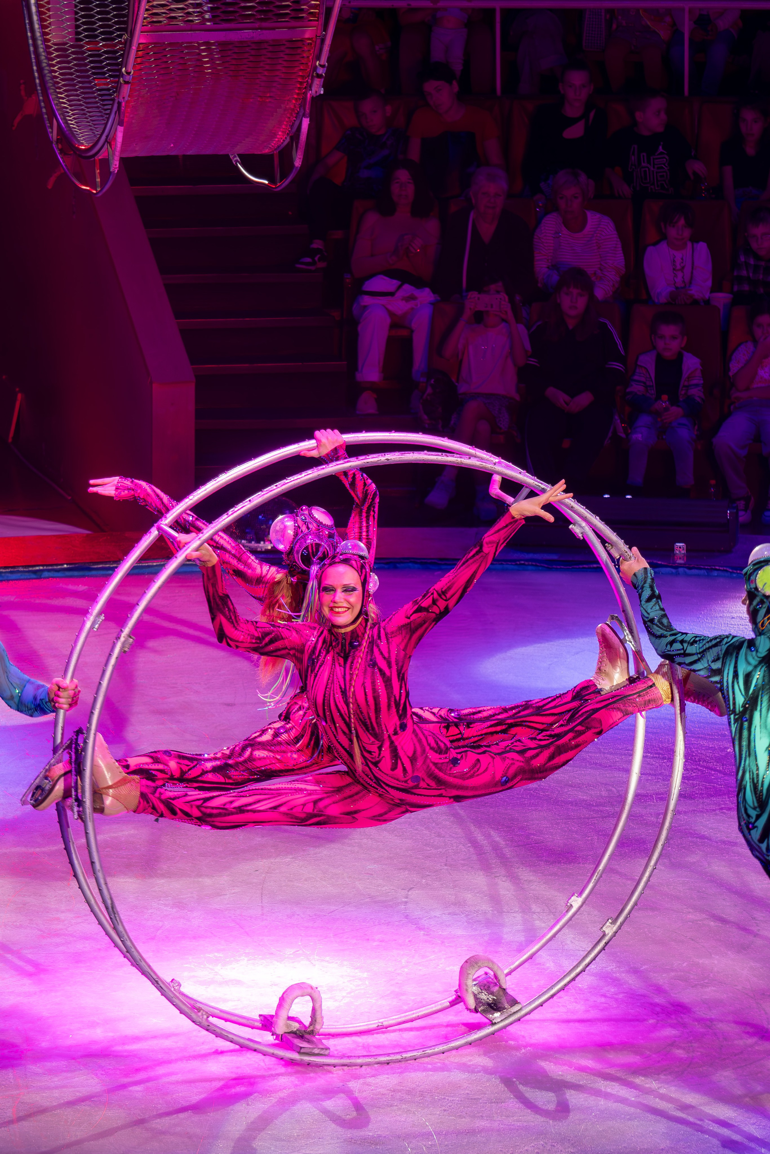 Цирк на льду «Айсберг» в Луганске. Фотограф в РФ и ЛНР Юлия Федосеева