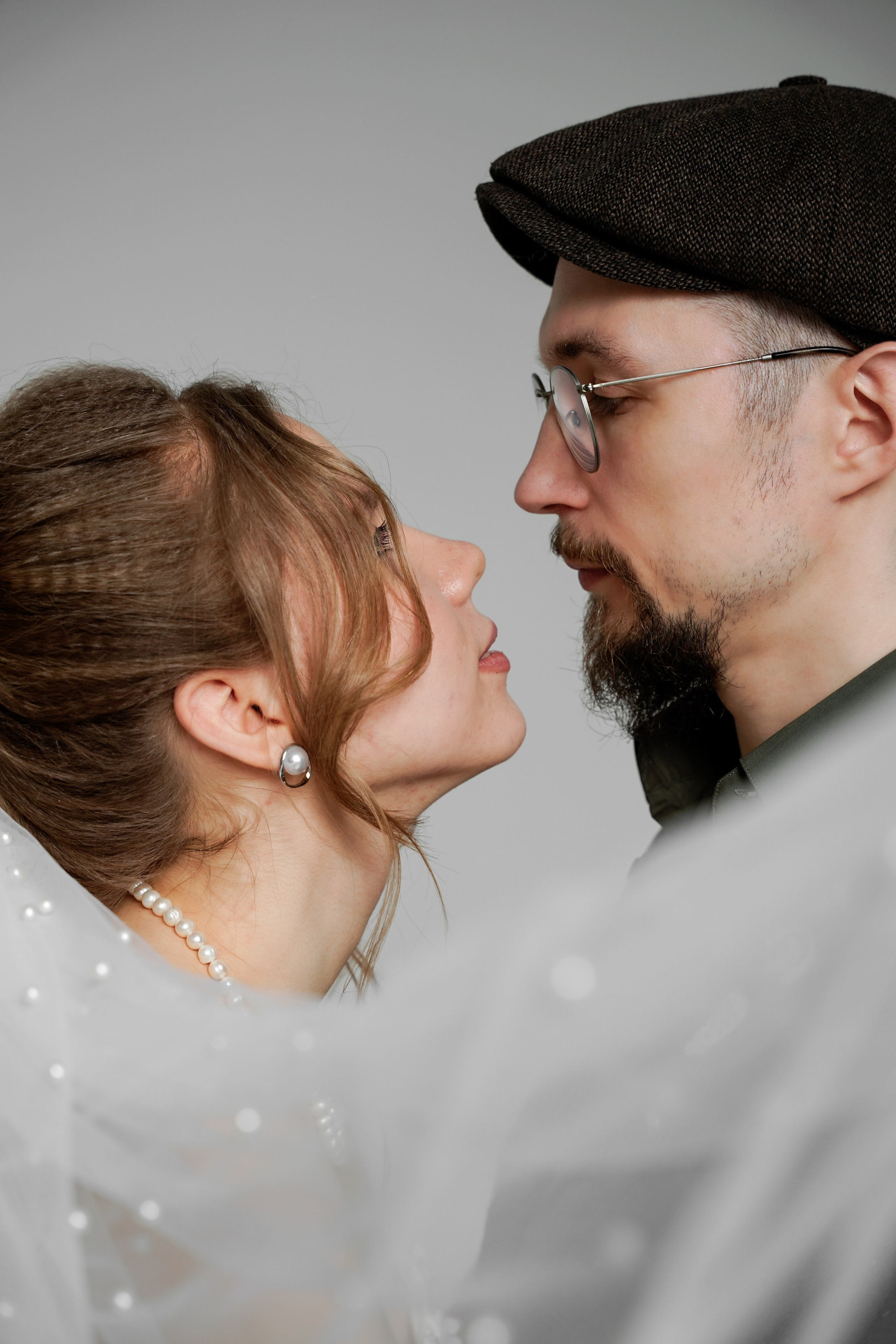 Фотосессия в необычном образе для жениха и невесты