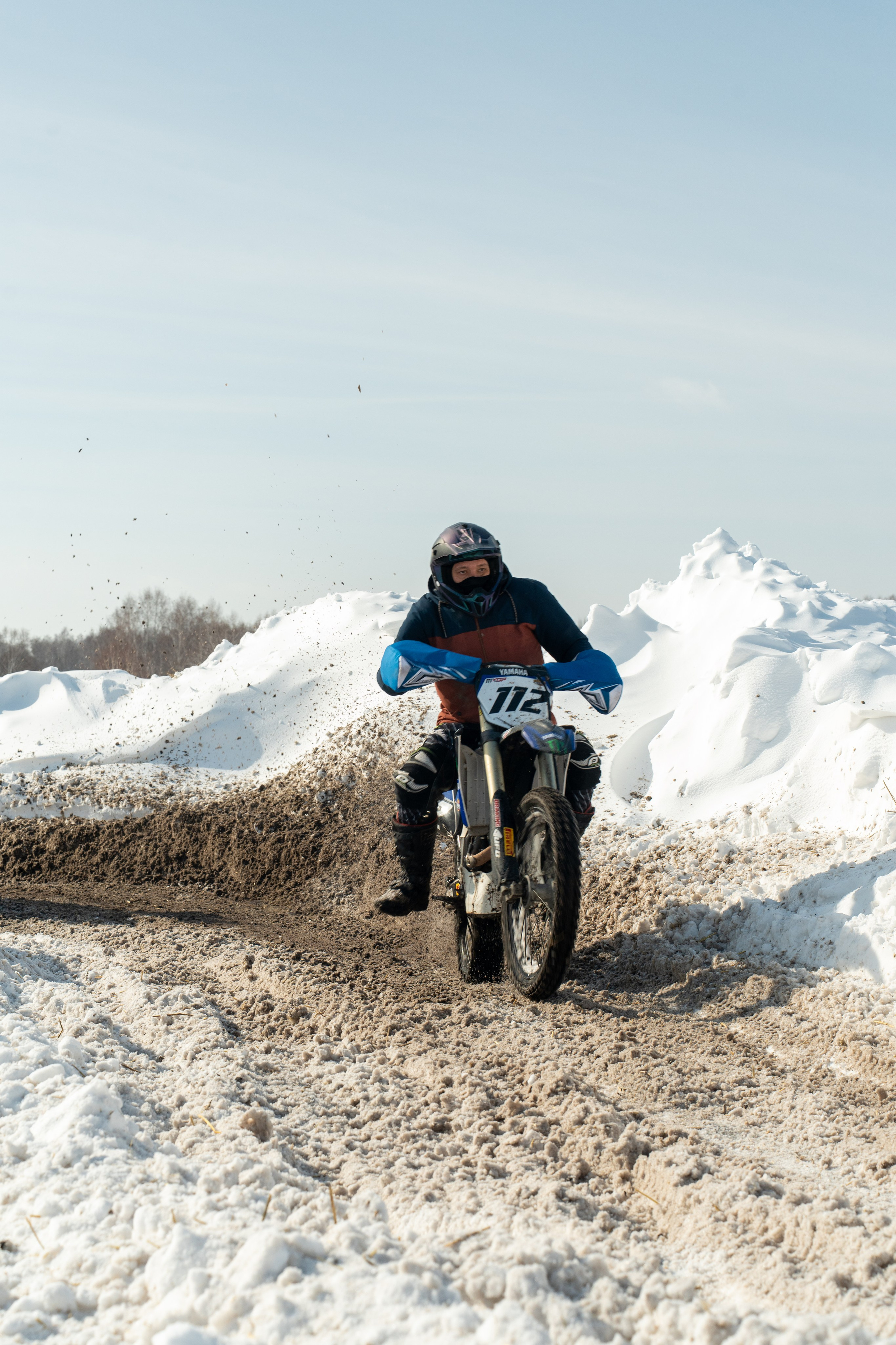 Мотокросс, закрытие зимнего сезона. Фотограф Артем Ларионов