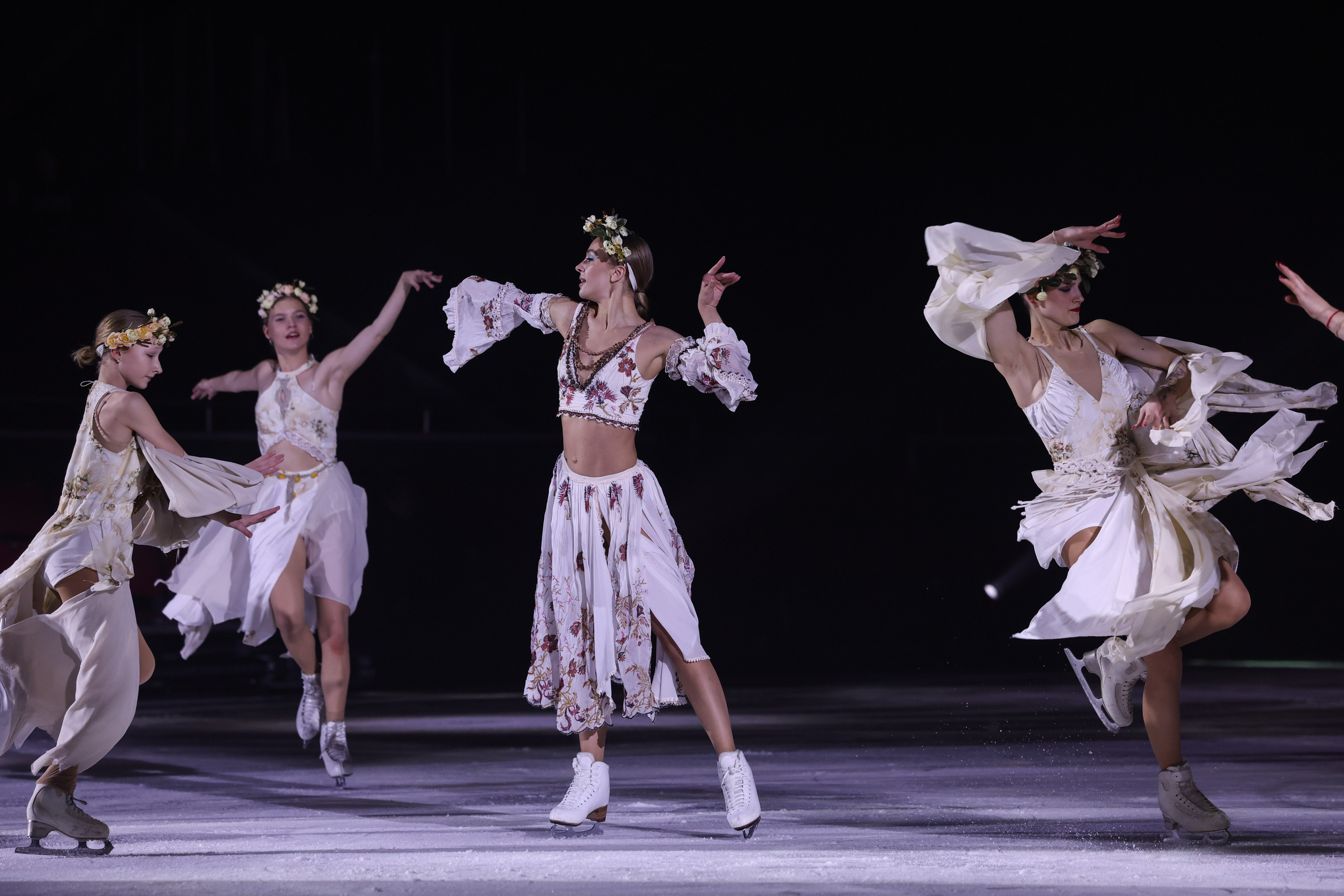 «Вечера на хуторе» ледовое шоу 25.12.2025. Спортивный и репортажный фотограф Антон Тереханов