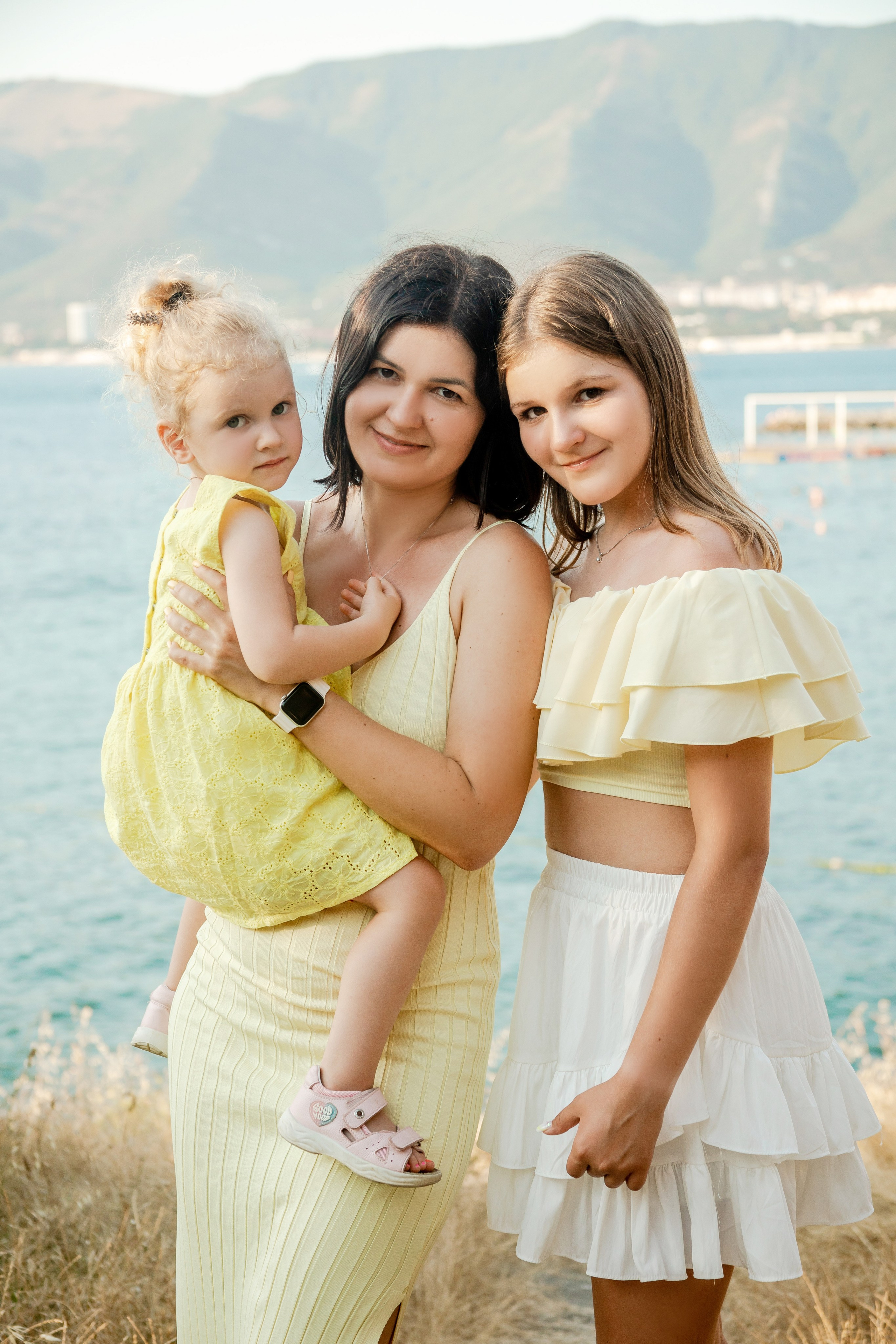 Оксана, АНдрей, Юлия, Евгений, Арина, Полина и Егор. Фотограф в Геленджике, Архипо-Осиповке, Абрау-Дюрсо, Кринице Виктория