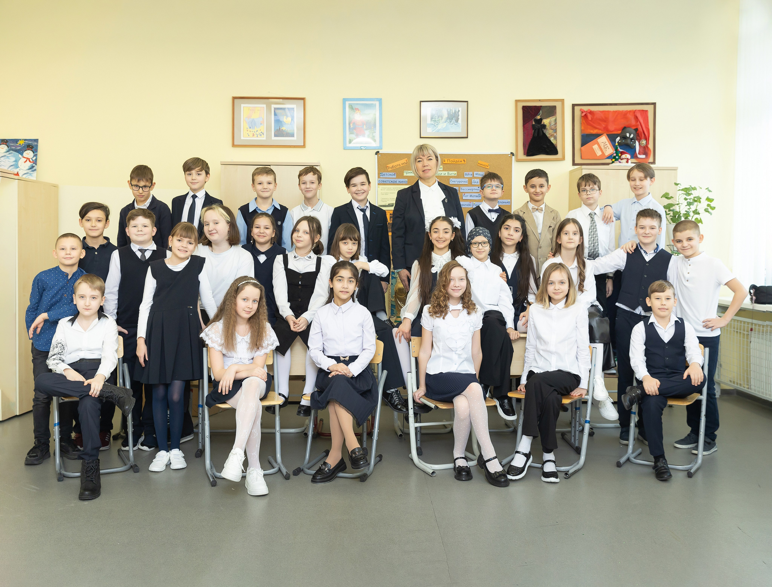 СОШ 10 разворотов индивидуальная. Семейный и индивидуальный фотограф в Химках и Москве