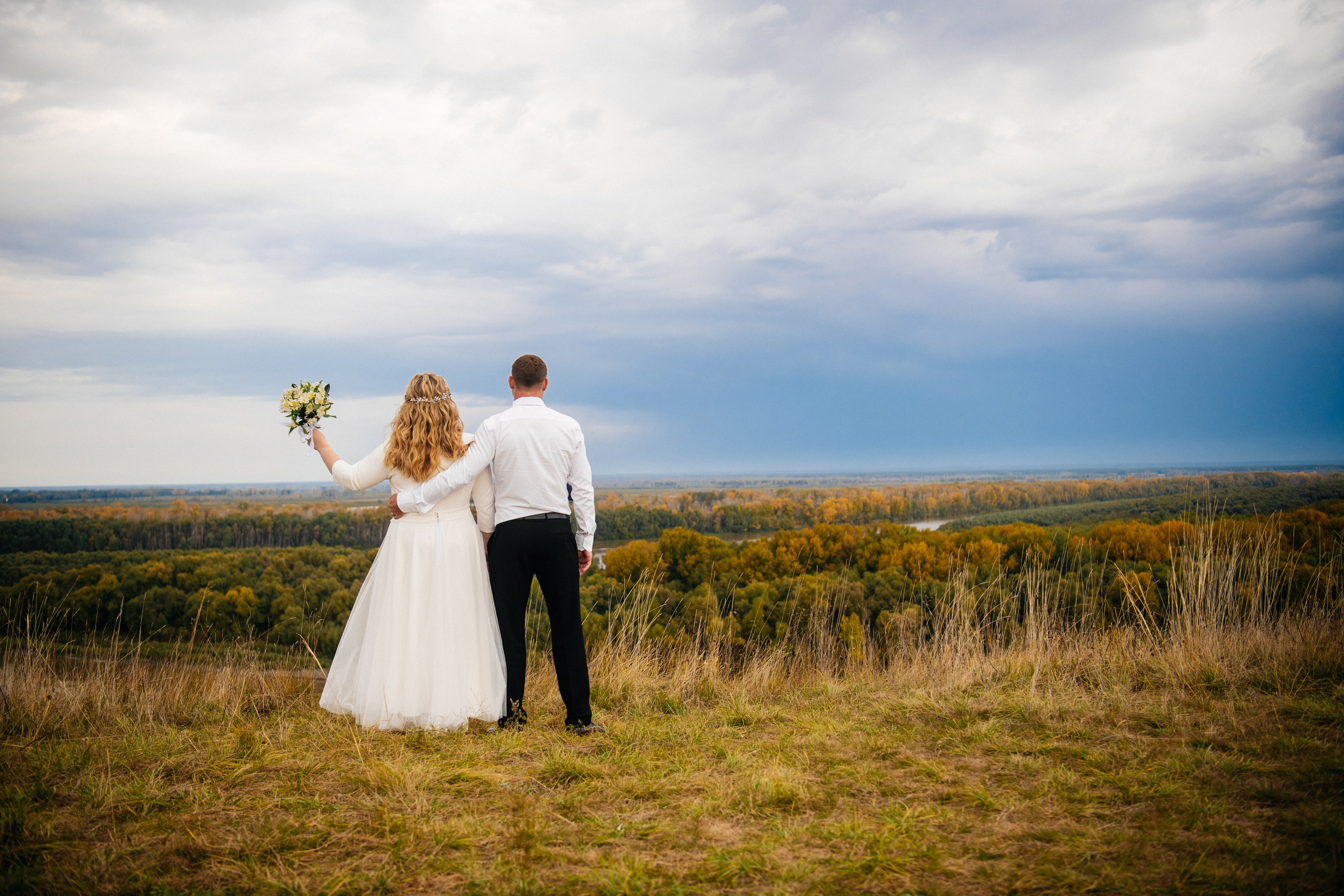 alt="Свадебный фотограф в Барнауле"