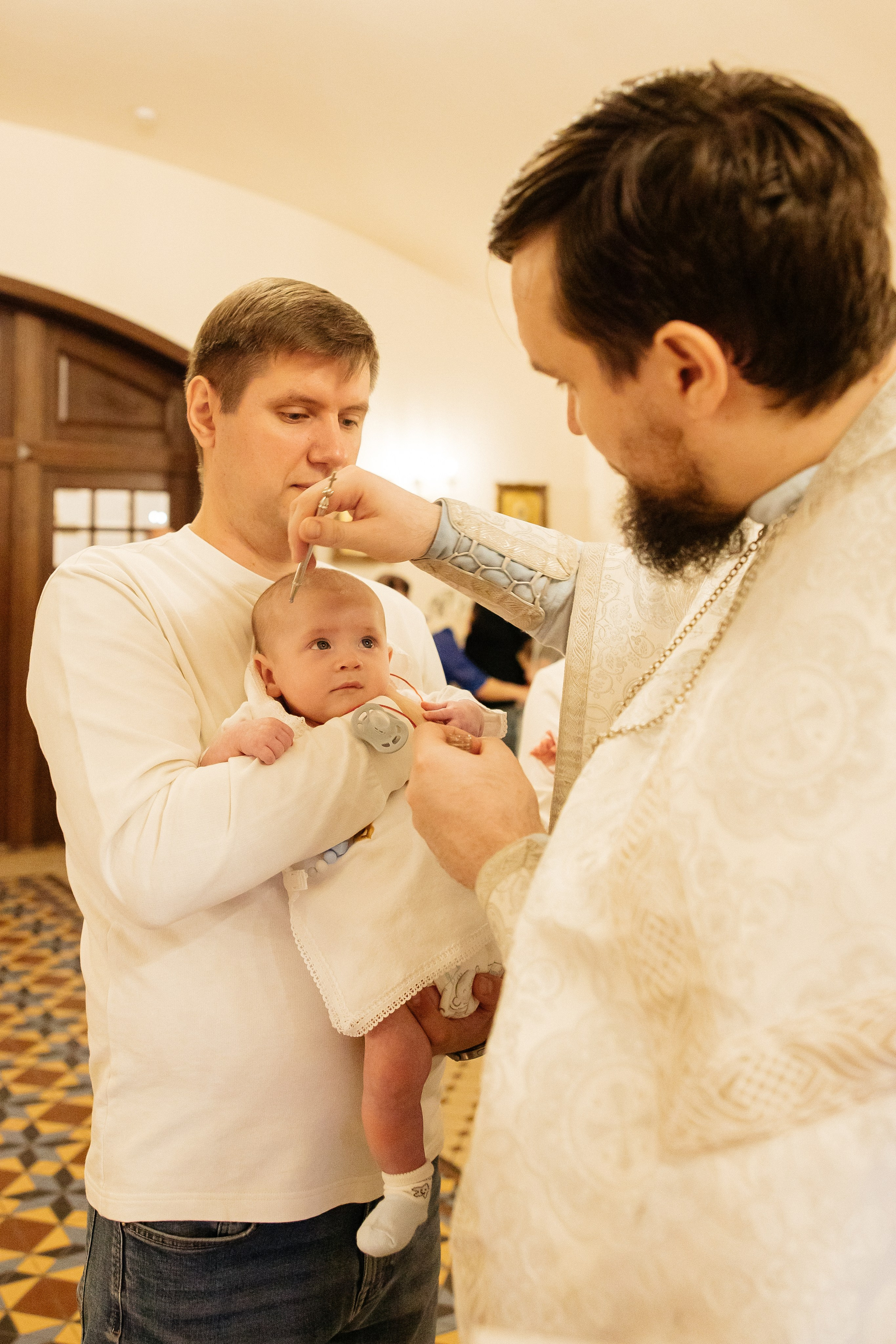 Таинство Крещения Александры и Алисы. Храм Покрова Пресвятой Богородицы. Семейный фотограф в Рязани и Рязанской области