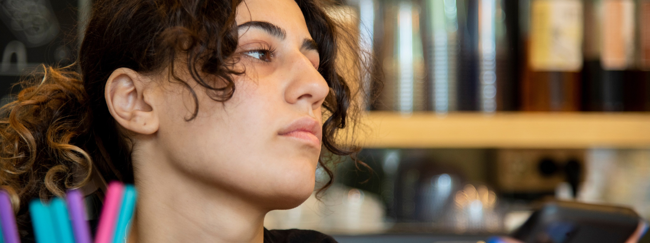 девушка, кудри, армянка, брюнетка, бармен, посёлок Лазоревское