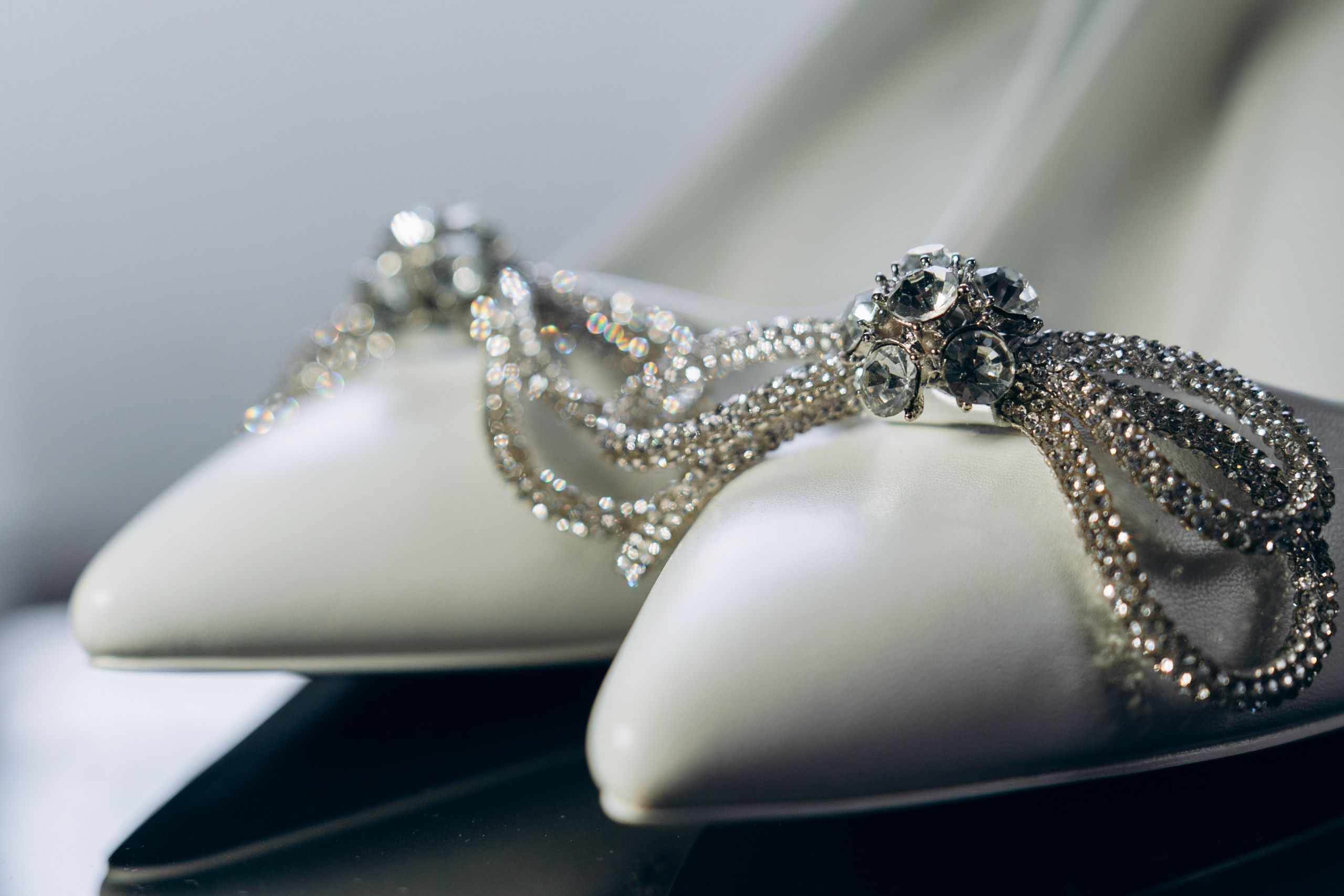 фотограф на свадьбу Казань, свадебная фотосессия, сбор невесты в отеле, платье со шлейфом