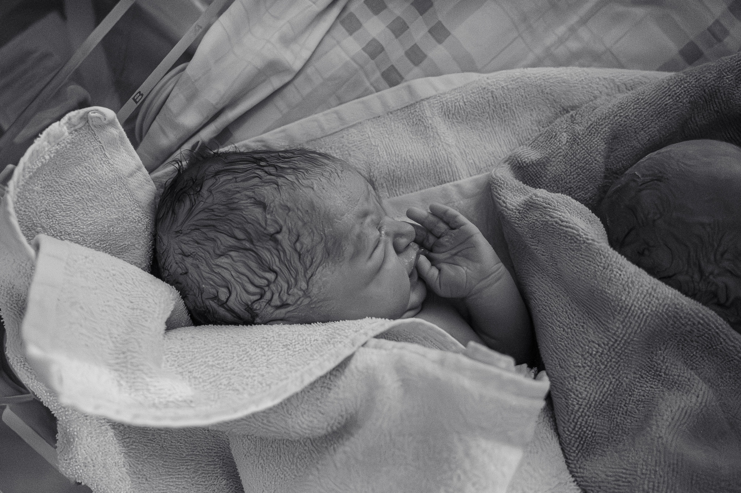 Михаил и Иван родились. Фотограф на роды СПБ Юлия Герасимова