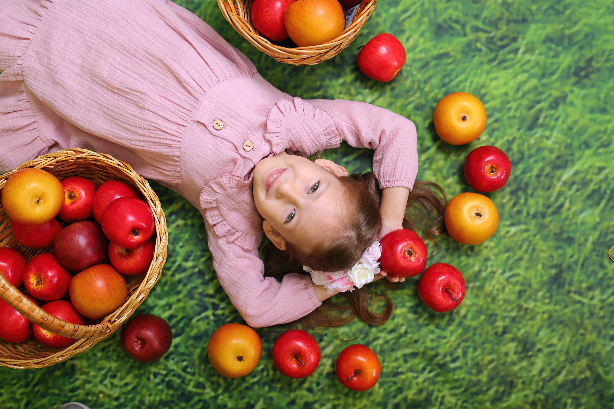 Яблоневый сад. Студия детской и семейной фотографии 12кадров